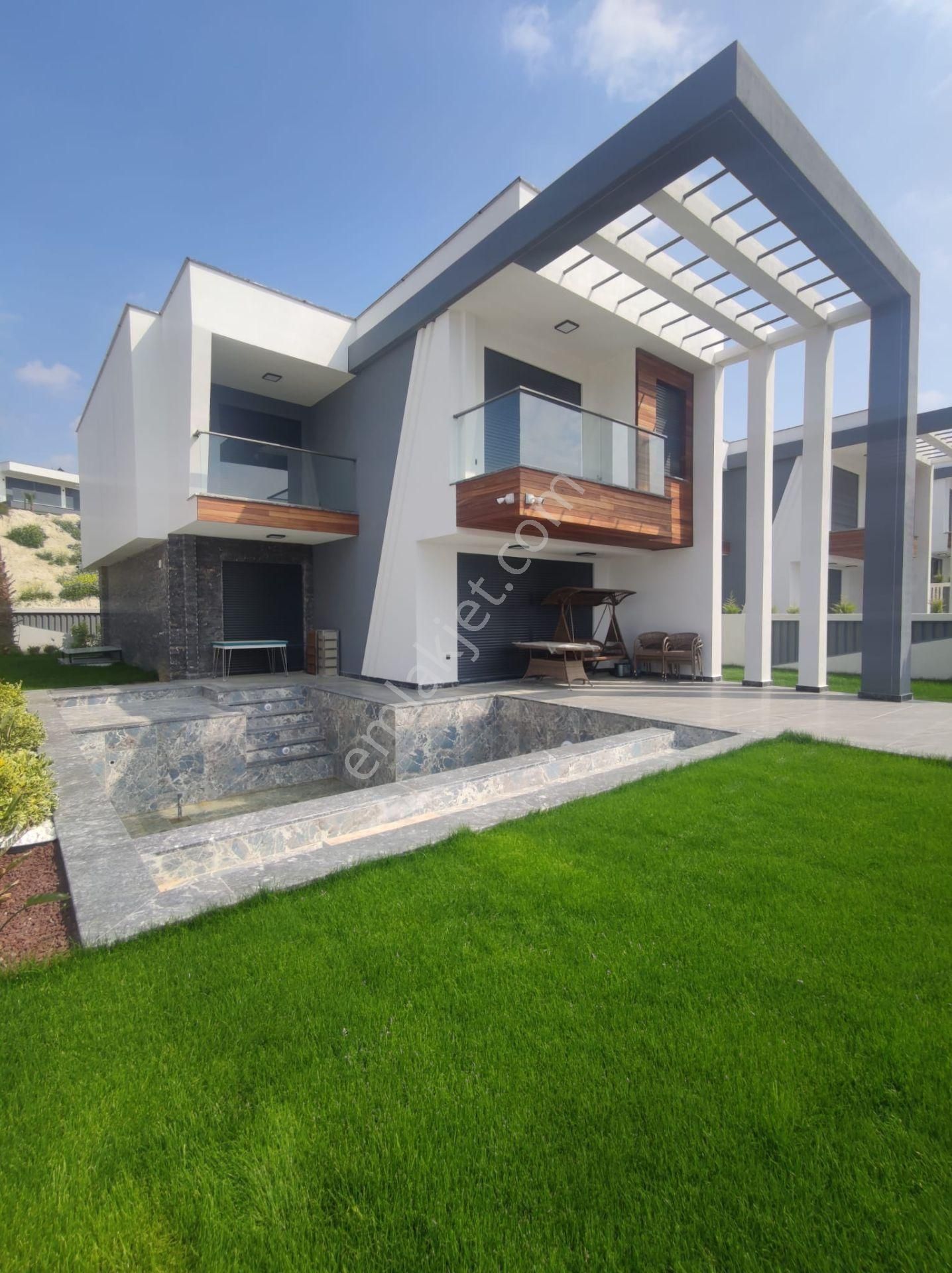 Kusadası Karaova'da 5+1 Hamam Sauna Özel Havuz Müstakil,özel Otopark Lüx Villa - Görsel 4