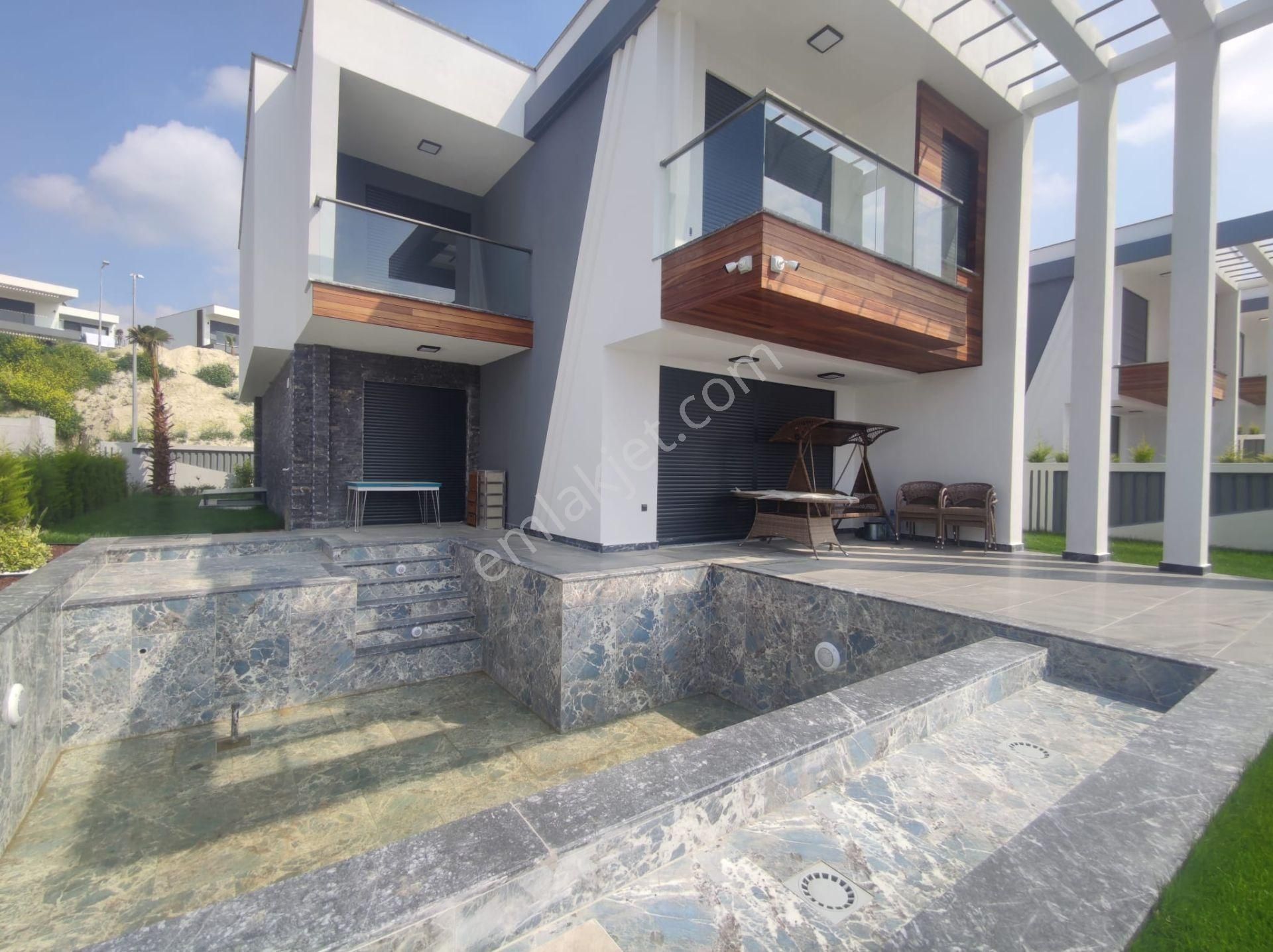 Kusadası Karaova'da 5+1 Hamam Sauna Özel Havuz Müstakil,özel Otopark Lüx Villa - Görsel 3