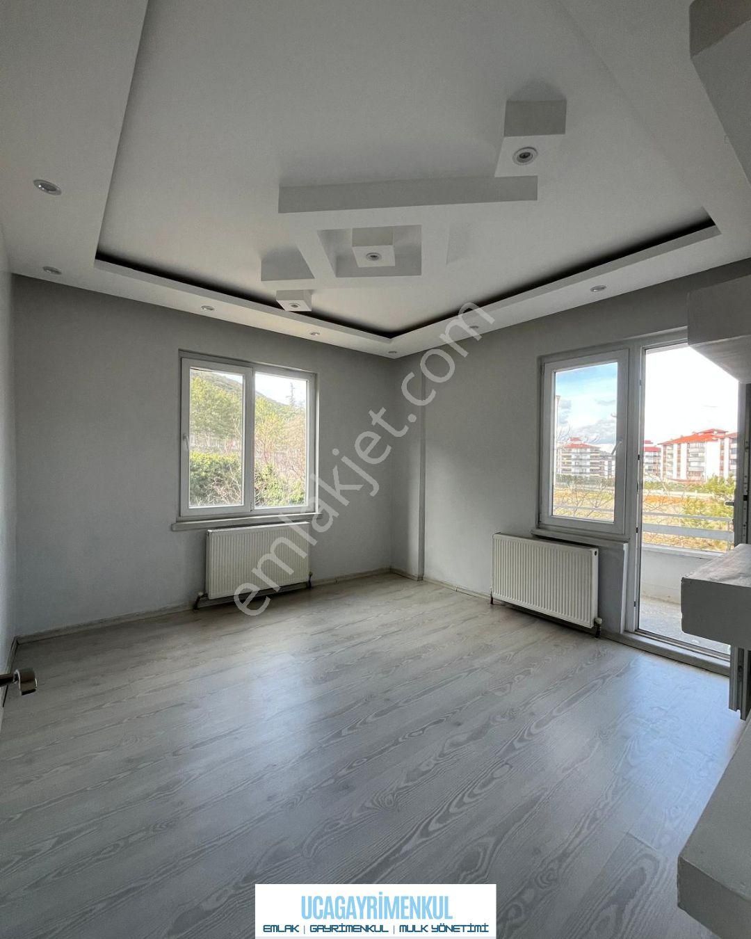 Uca'dan Yarenler Mahallesin De Kiralık Masrafsız 3+1 Daire.! - Görsel 2