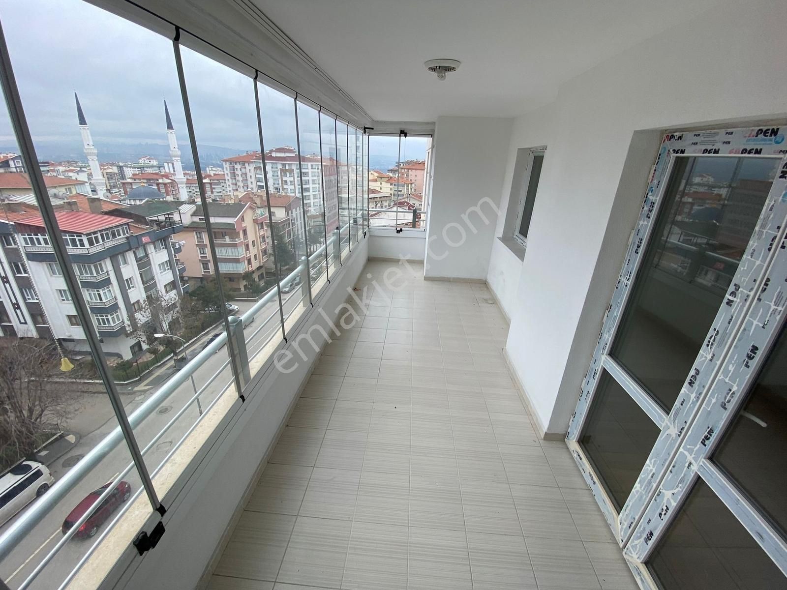 Erol Kaya Caddesi Üstü Sitede 3+1 - Görsel 9