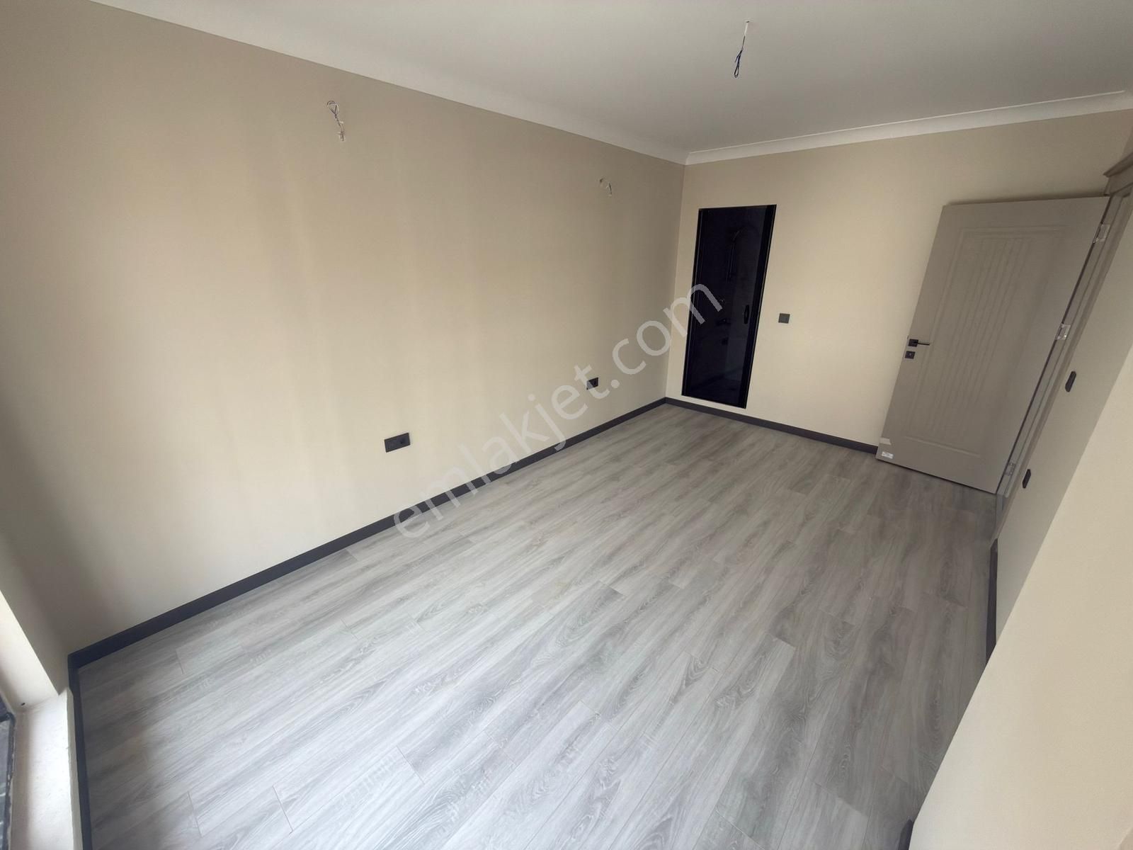 Keçiörende 3+1 Orta Katta Sıfır Cadde Üstü Erkusların Binada - Görsel 2