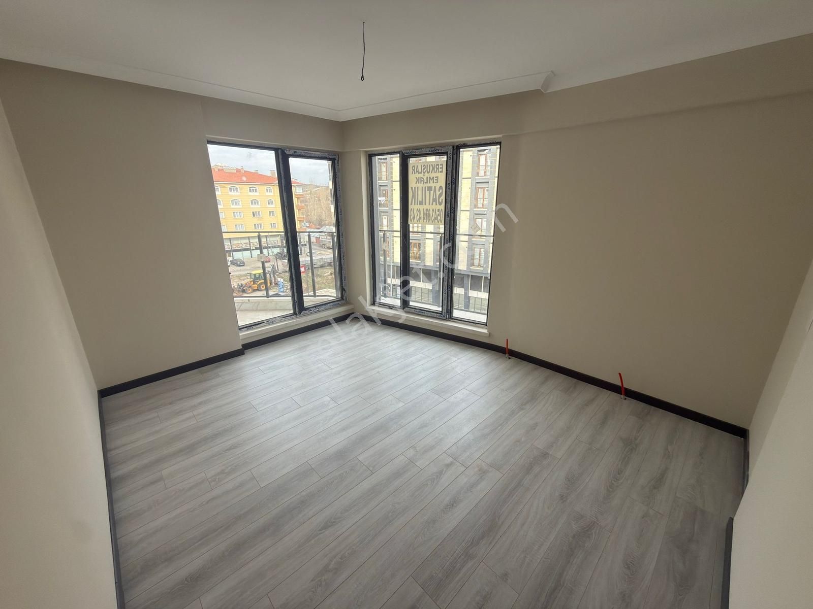 Keçiörende 3+1 Orta Katta Sıfır Cadde Üstü Erkusların Binada - Görsel 20