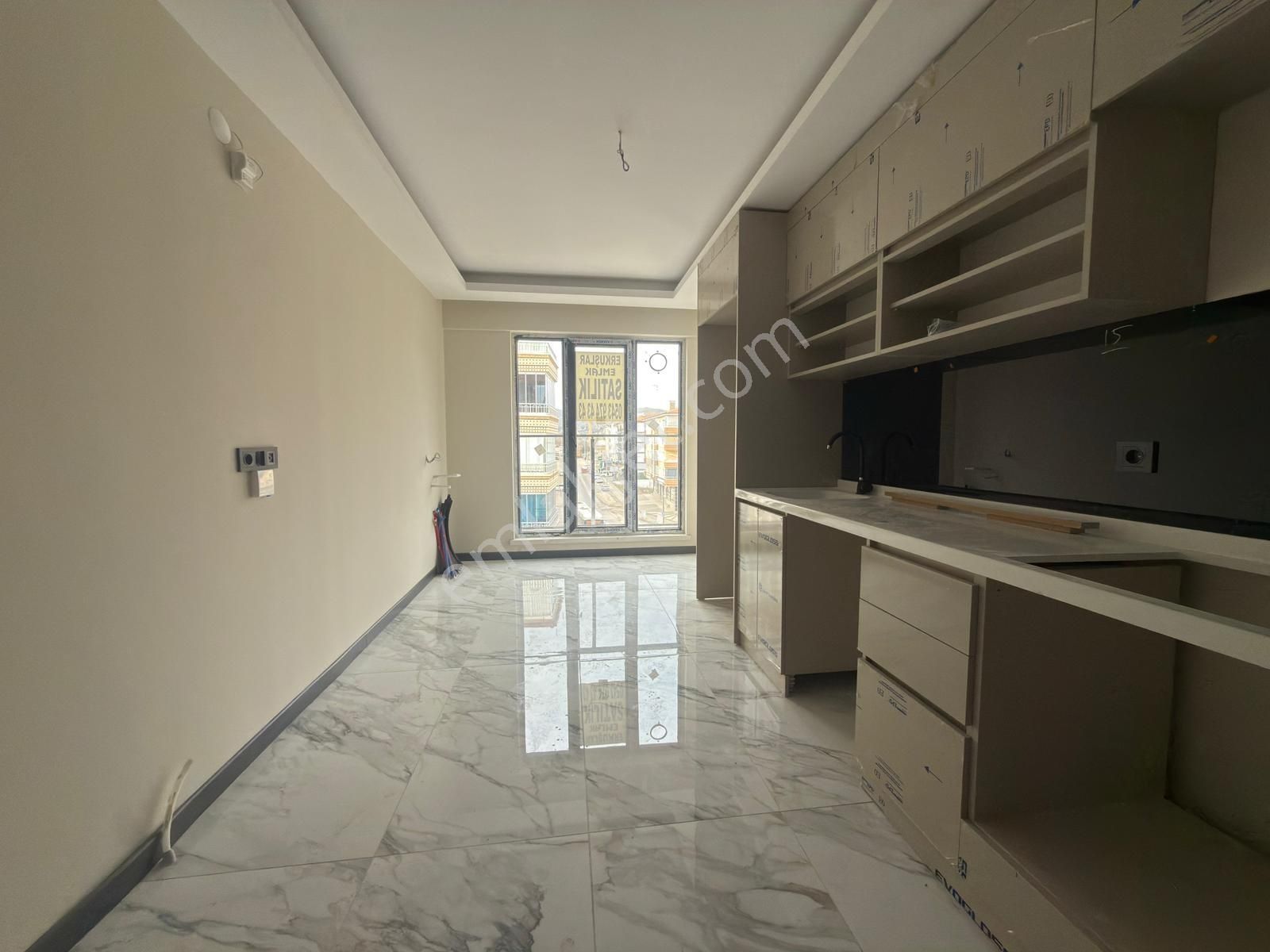 Keçiörende 3+1 Orta Katta Sıfır Cadde Üstü Erkusların Binada - Görsel 7