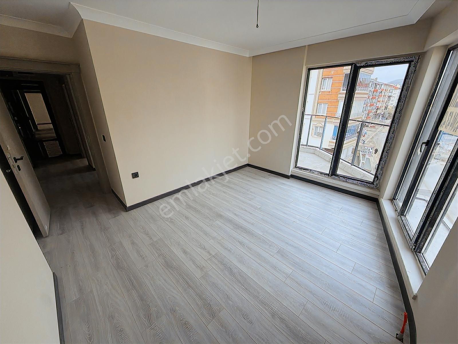 Keçiörende 3+1 Orta Katta Sıfır Cadde Üstü Erkusların Binada - Görsel 29