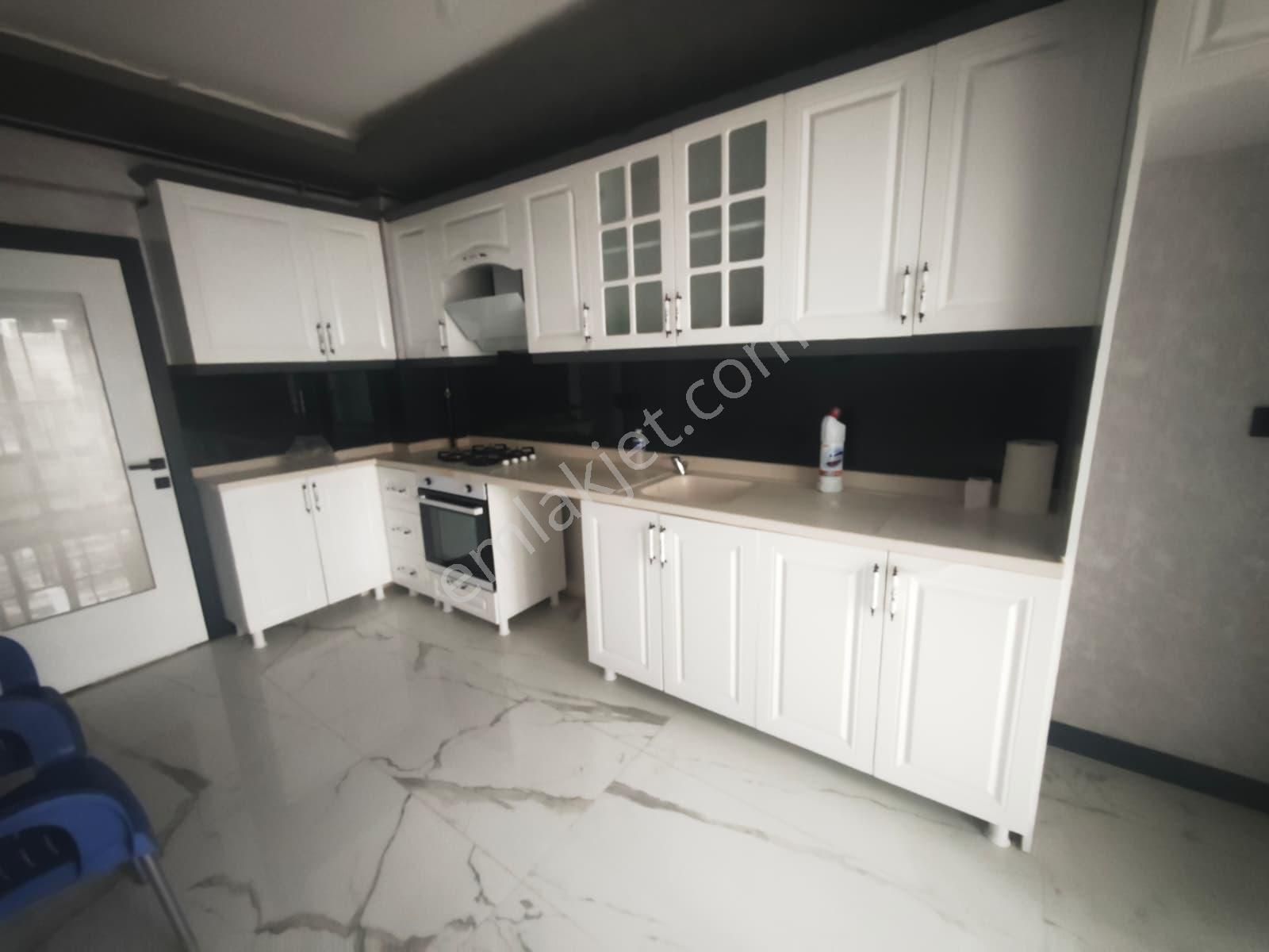 Lider Emlak'tan 3+1 **cadde Üzeri** Satılık Daire