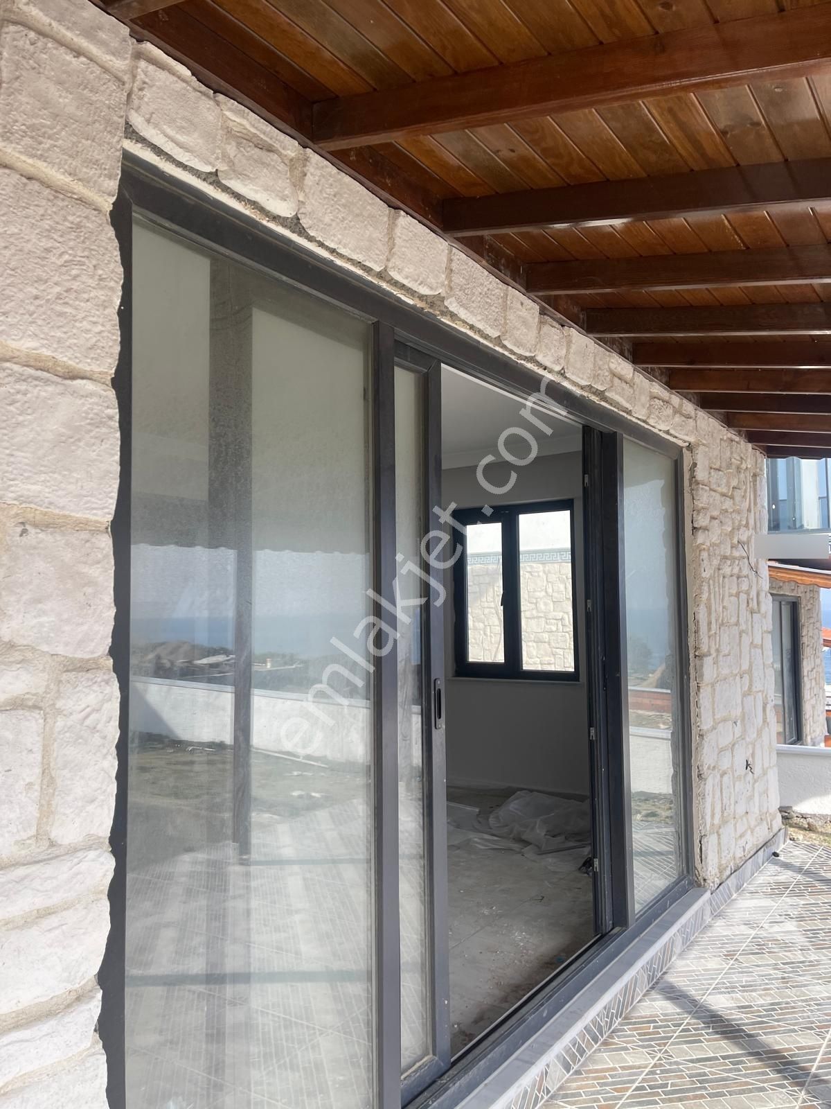 Avşa Adasında Satılık Müstakil Havuzlu Villa - Görsel 4