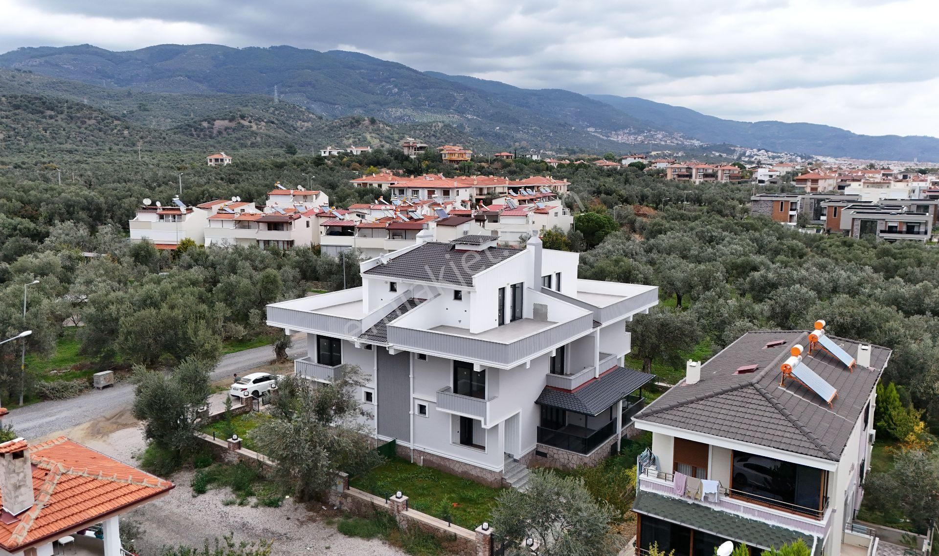 Yiğit'ten Altınoluk Narlı'da Denize 100 Metre Satılık 3+1 Villa - Görsel 32