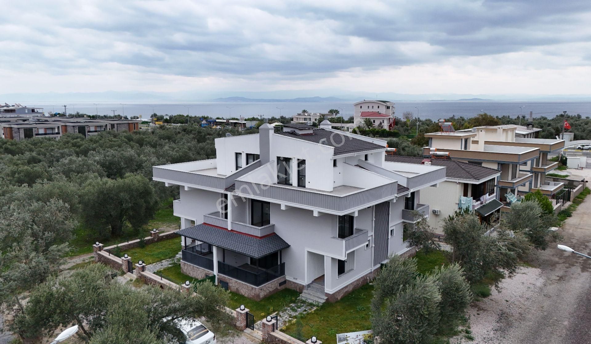 Yiğit'ten Altınoluk Narlı'da Denize 100 Metre Satılık 3+1 Villa - Görsel 2
