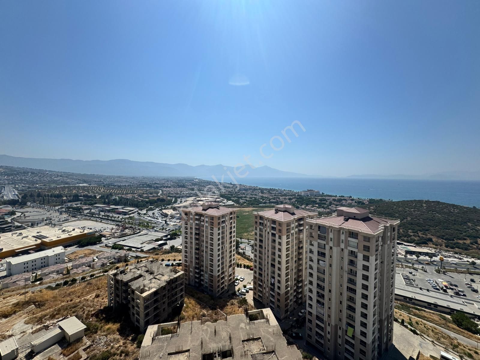 Kuşadası Long Beach De Deniz Doğa Ve Adalar Manzaralı Eşyalı 2+1 Daire