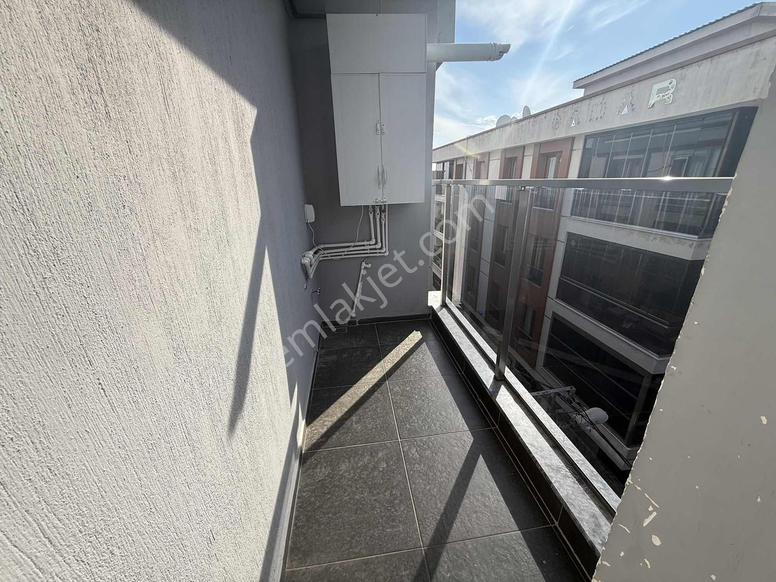 Özmert Ten 3+1çift Balkon Çift Wc Genç Binada Kiralık Daire - Görsel 5