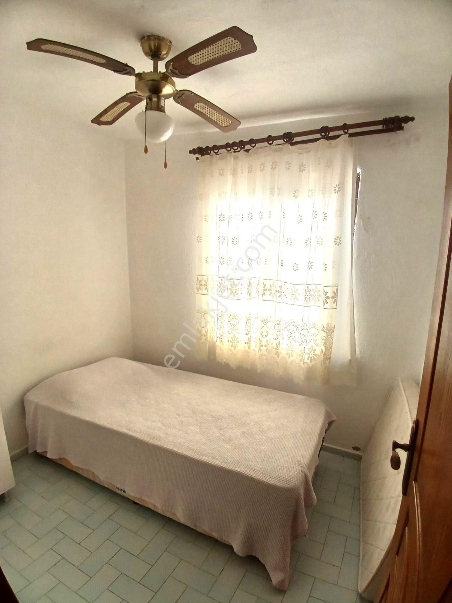 Davutlar Sahilde Denize 250mt Geniş Bahçeli Verandalı 5+1 Fırsat Villa - Görsel 23