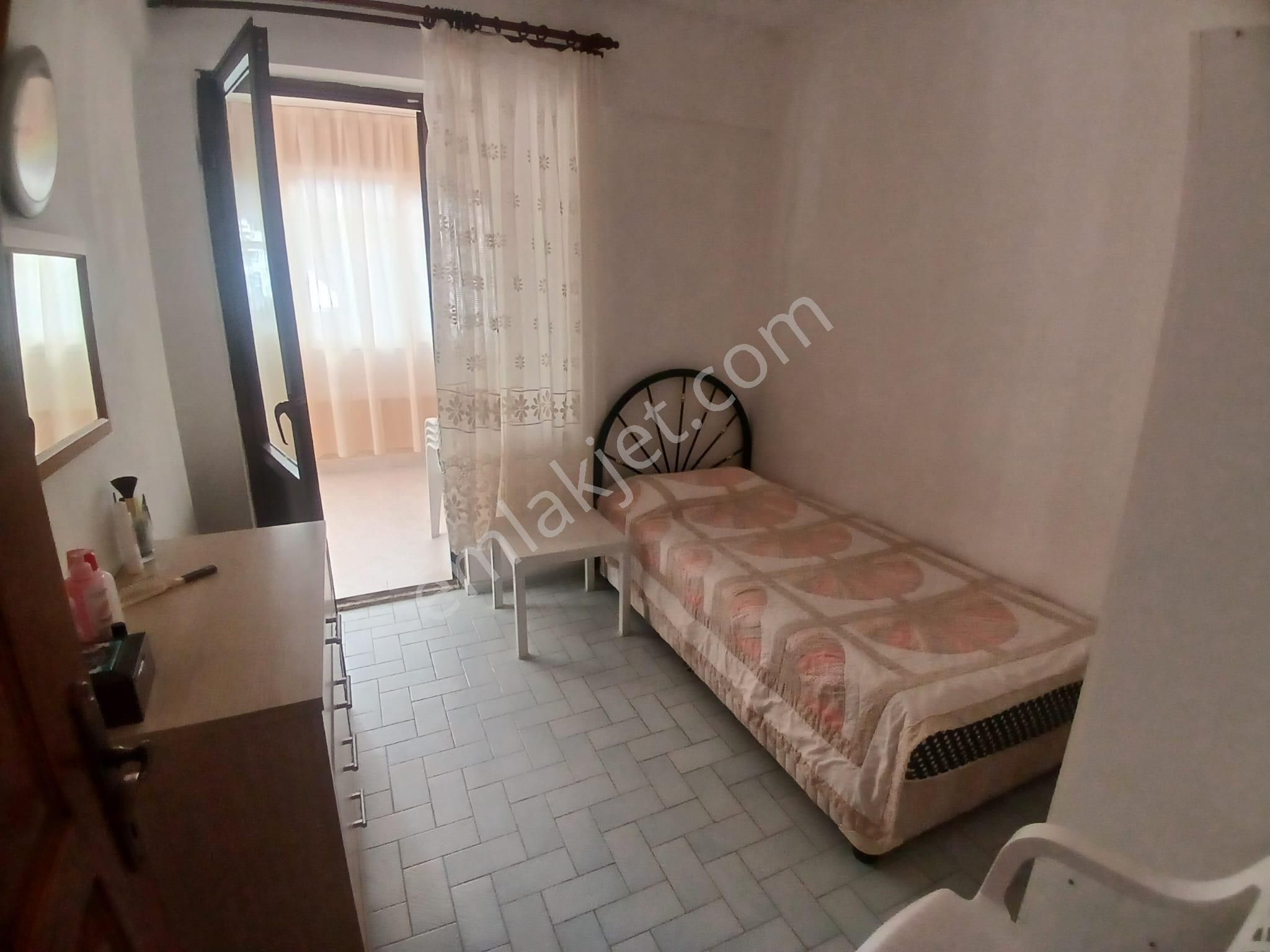 Davutlar Sahilde Denize 250mt Geniş Bahçeli Verandalı 5+1 Fırsat Villa - Görsel 32