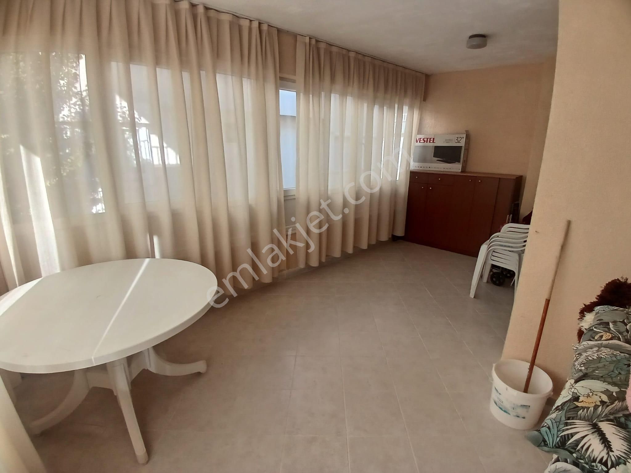 Davutlar Sahilde Denize 250mt Geniş Bahçeli Verandalı 5+1 Fırsat Villa - Görsel 34