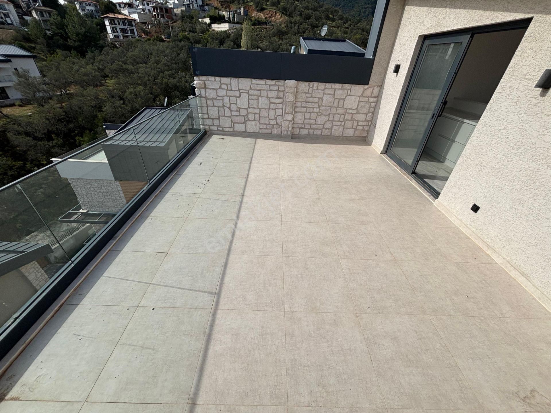 Yiğit'ten Güre'de Hayalindeki 4+1 Saunalı Havuzlu Forleks Villa - Görsel 6