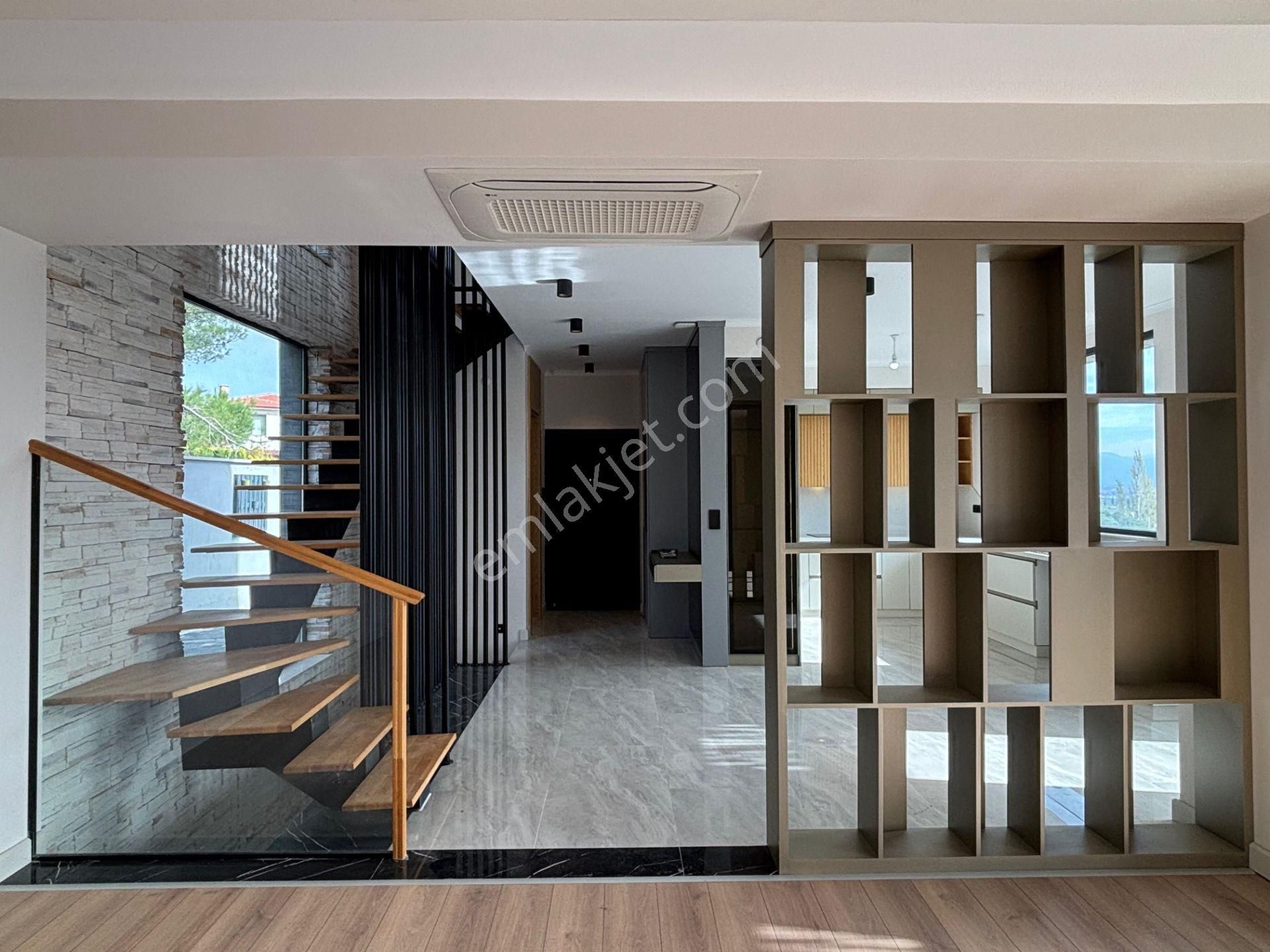 Yiğit'ten Güre'de Hayalindeki 4+1 Saunalı Havuzlu Forleks Villa - Görsel 7