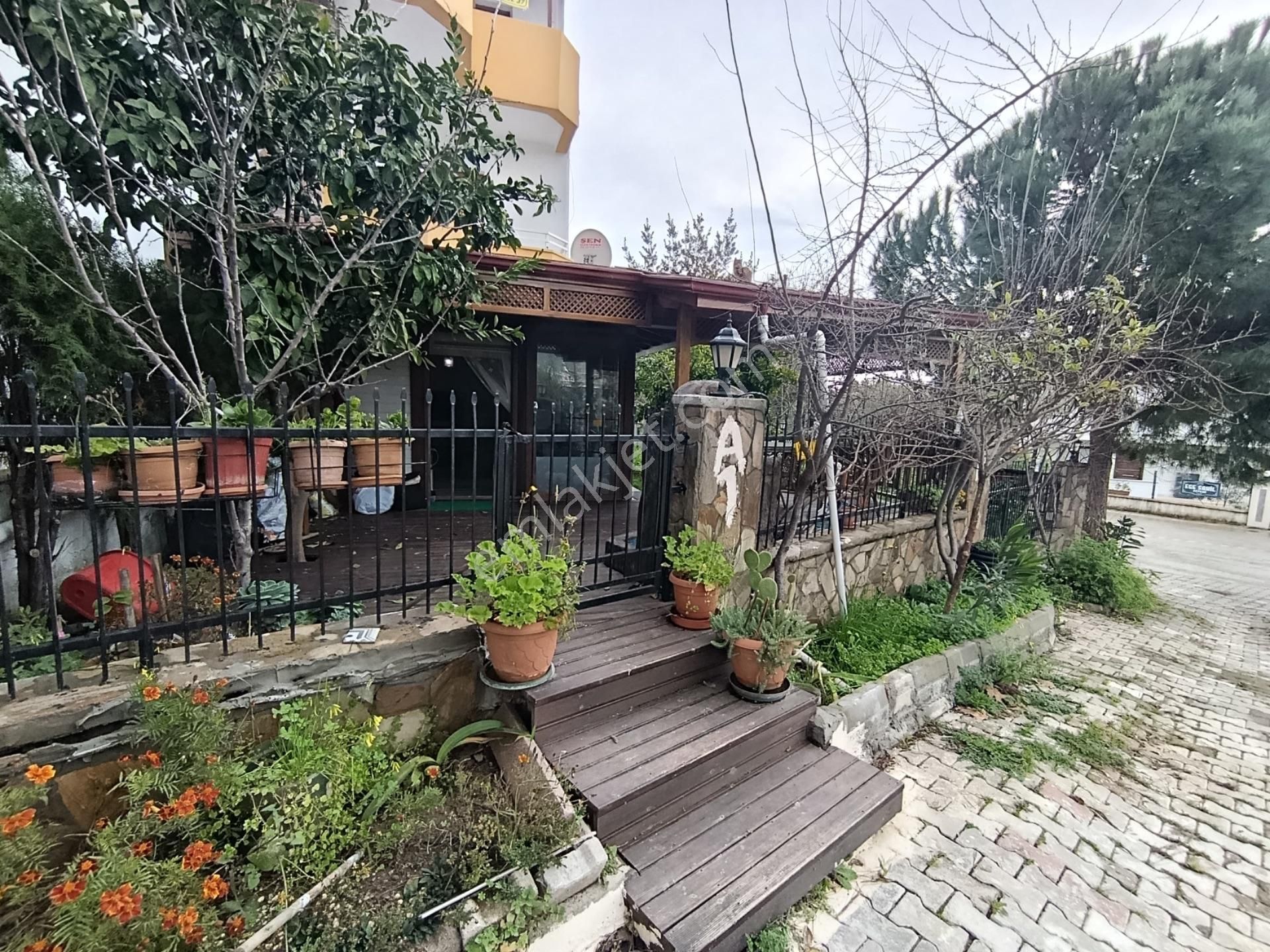 Kazdağları Deniz Manzaralı Köşe Villa 4+1 Şömineli Özel Bahçeli