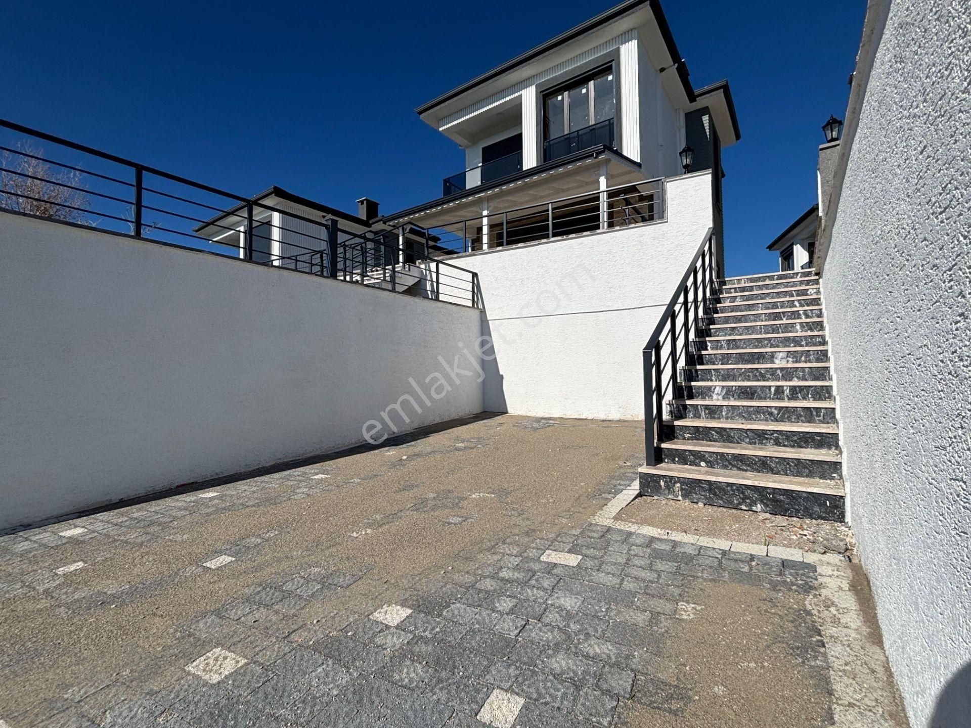 Yiğit'ten Küçükkuyuda Havuzlu Full Deniz Manzaralı 3+1 Lüx Villa - Görsel 35