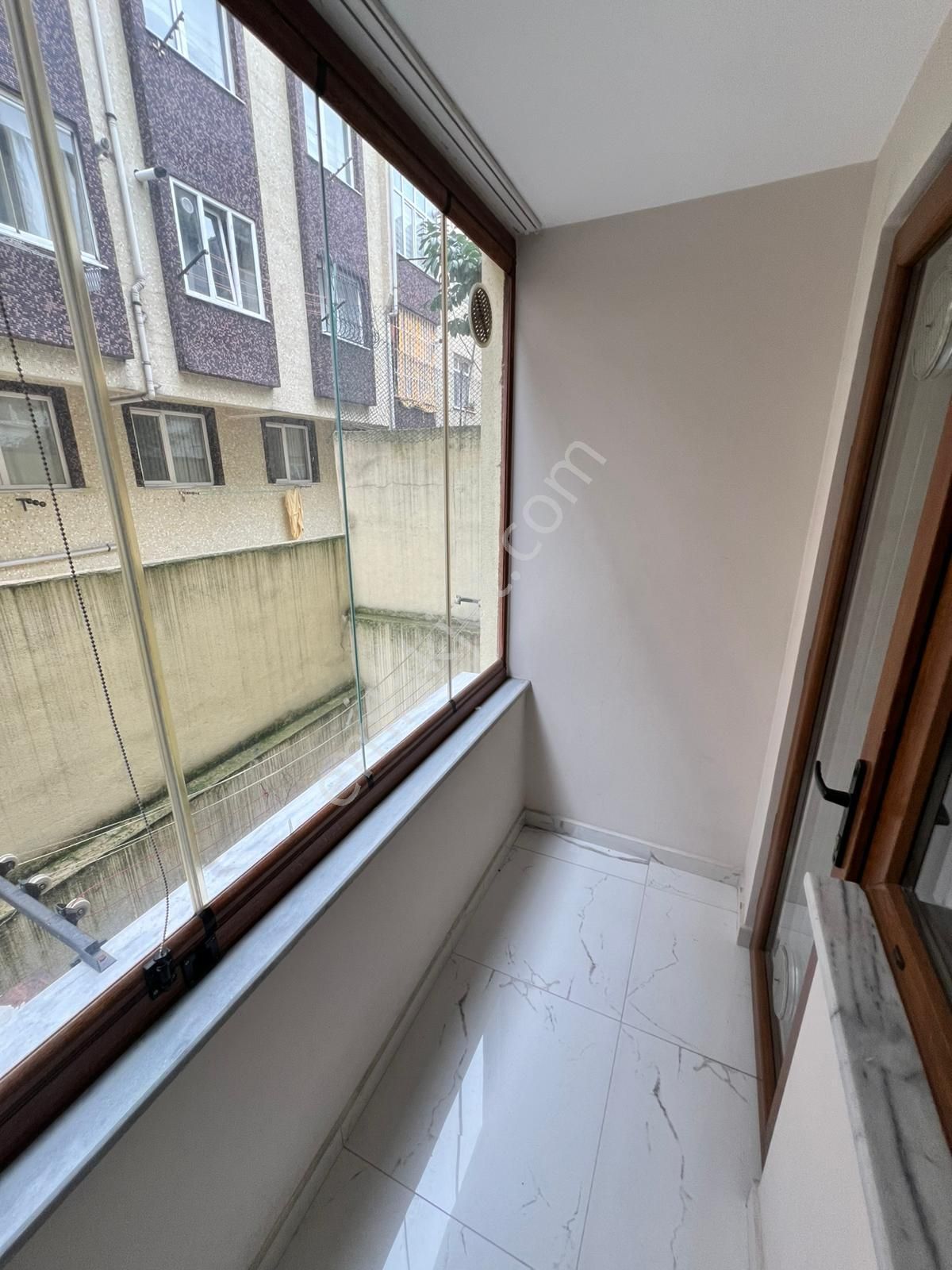 Salıpazarı Yeni Mahalle Geniş Kiralık 1+1 Daire - Görsel 23