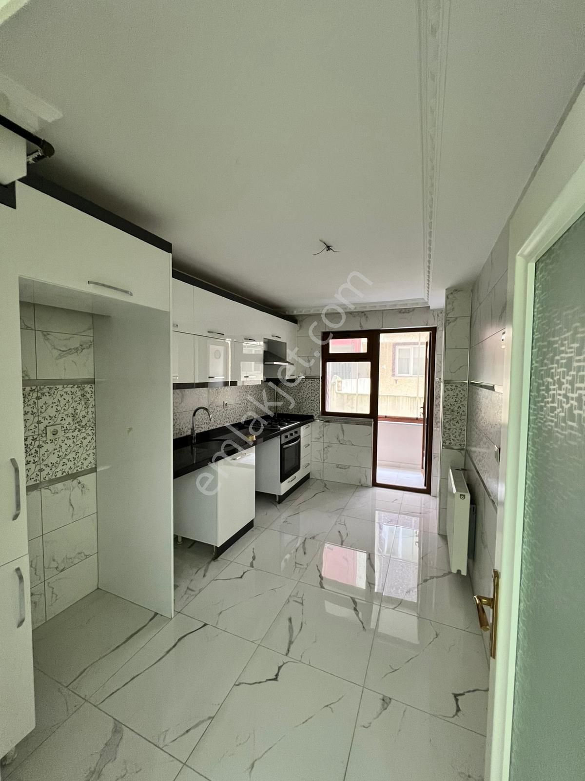 Salıpazarı Yeni Mahalle Geniş Kiralık 1+1 Daire - Görsel 18