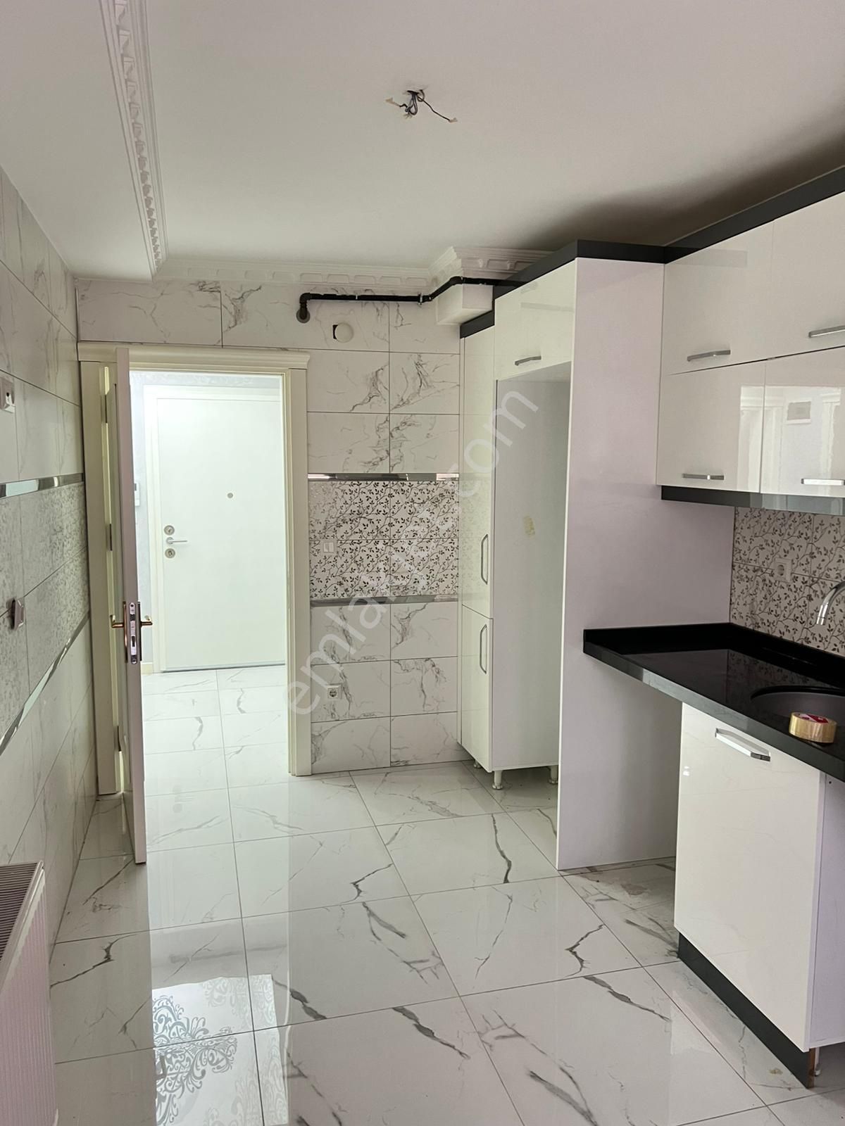 Salıpazarı Yeni Mahalle Geniş Kiralık 1+1 Daire - Görsel 21