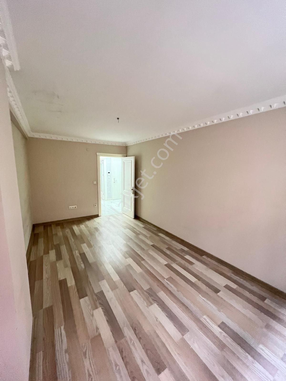 Salıpazarı Yeni Mahalle Geniş Kiralık 1+1 Daire - Görsel 14