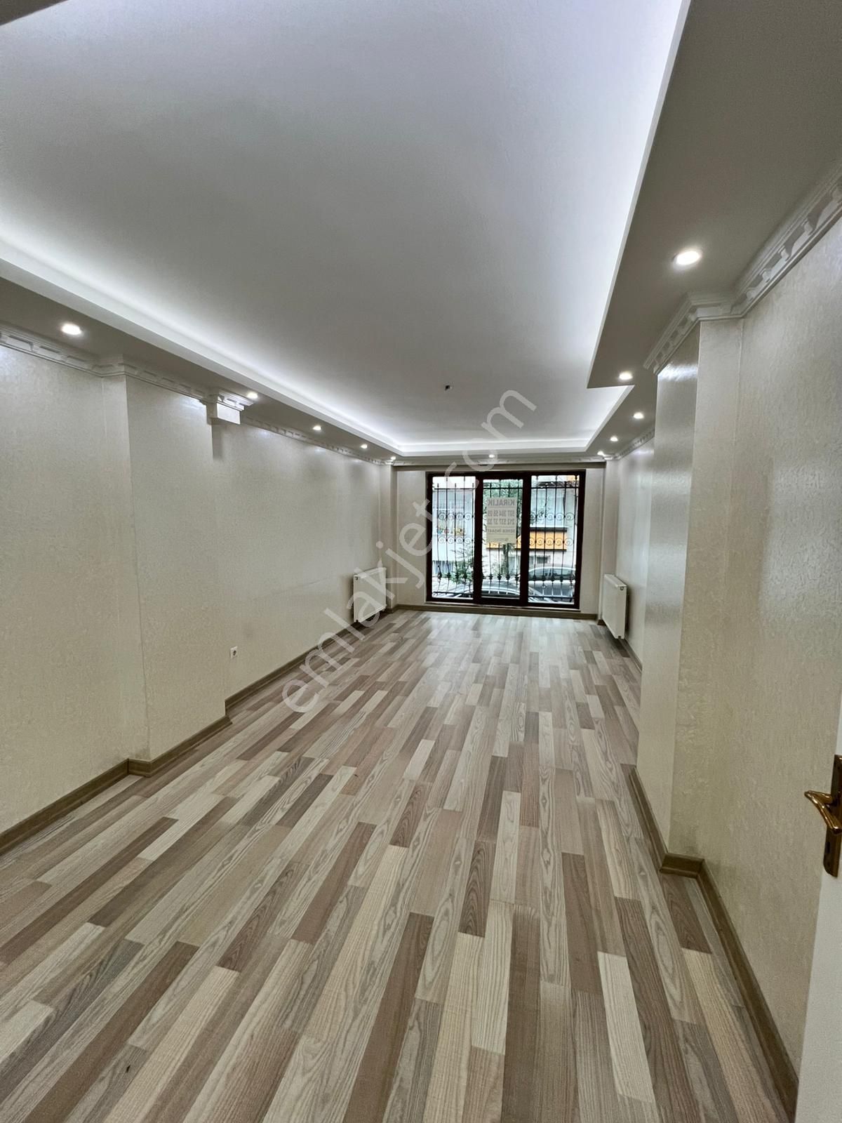 Salıpazarı Yeni Mahalle Geniş Kiralık 1+1 Daire - Görsel 3