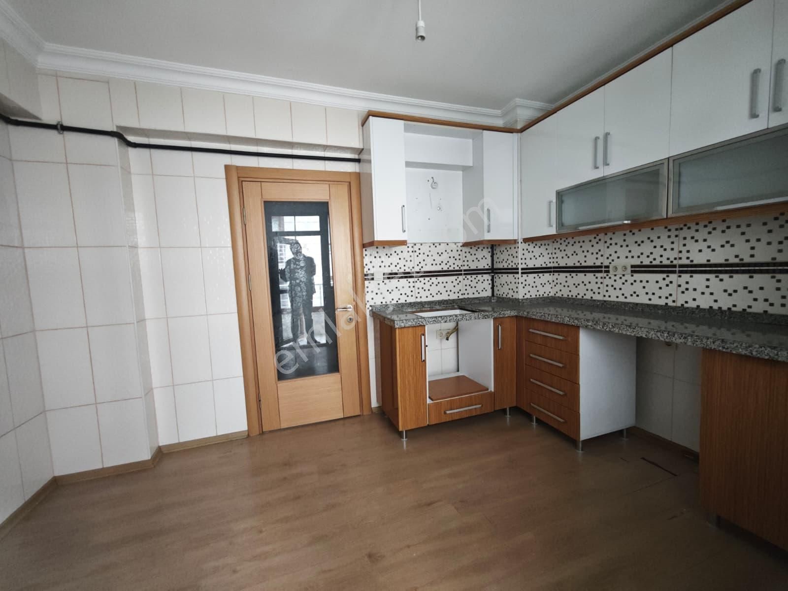 Lider Emlak'tan Keçiören'de 3+1 **ara Katta** Satılık Daire - Görsel 3