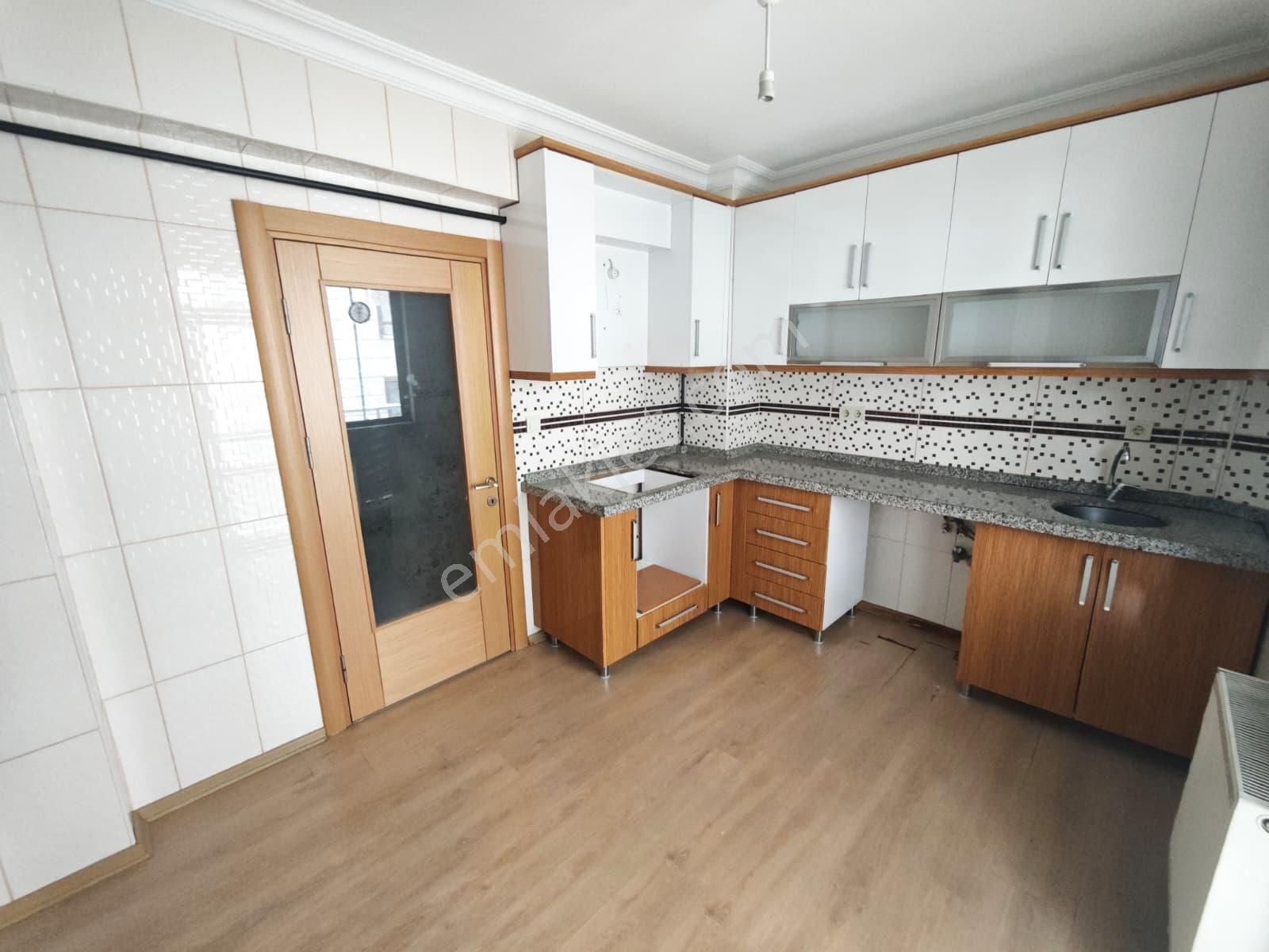 Lider Emlak'tan Keçiören'de 3+1 **ara Katta** Satılık Daire