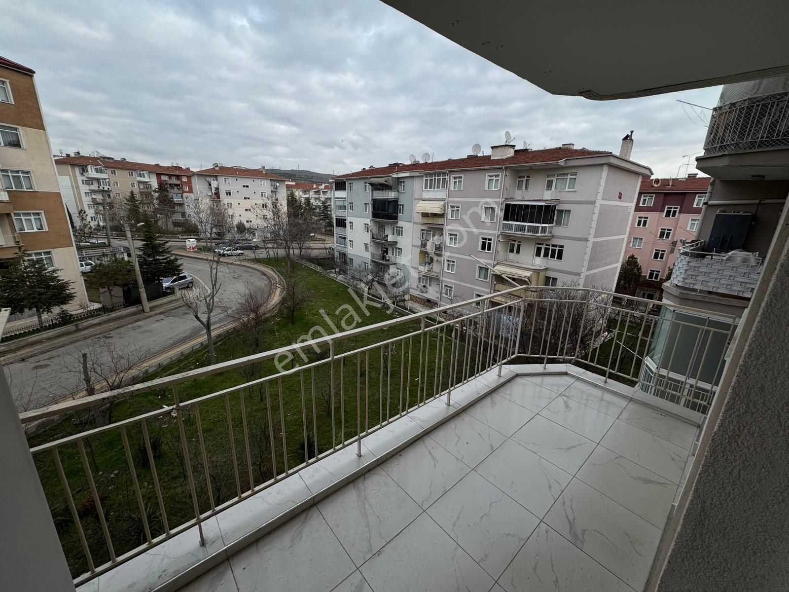 Aktif Emlak'tan Fatih Metro Dibinde 3+1 Full Yapılı Satılık Daire!!! - Görsel 2