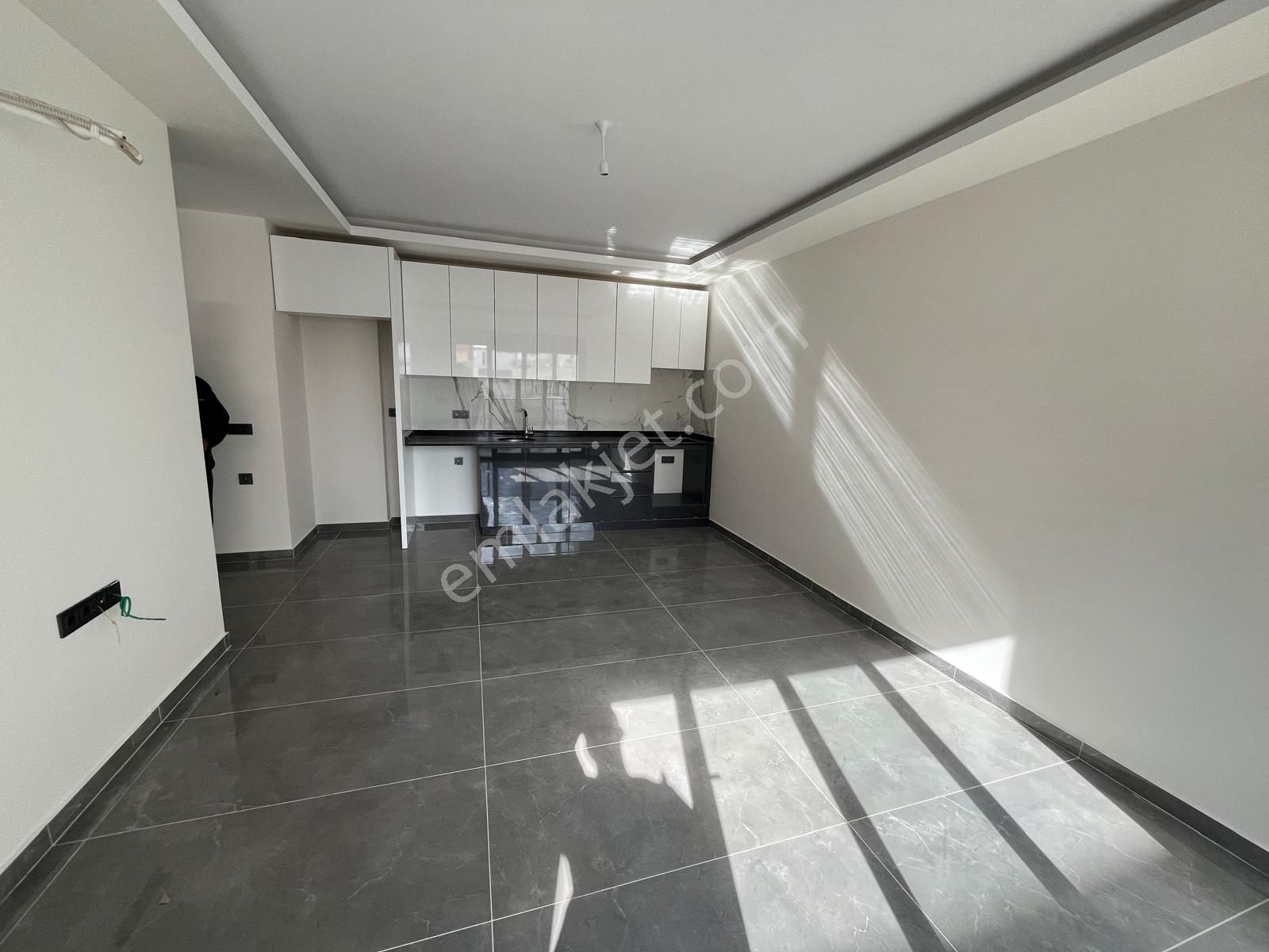 Alanya/mahmutlar Kiralık 1+1 Eşyasız Ucuz Daire...