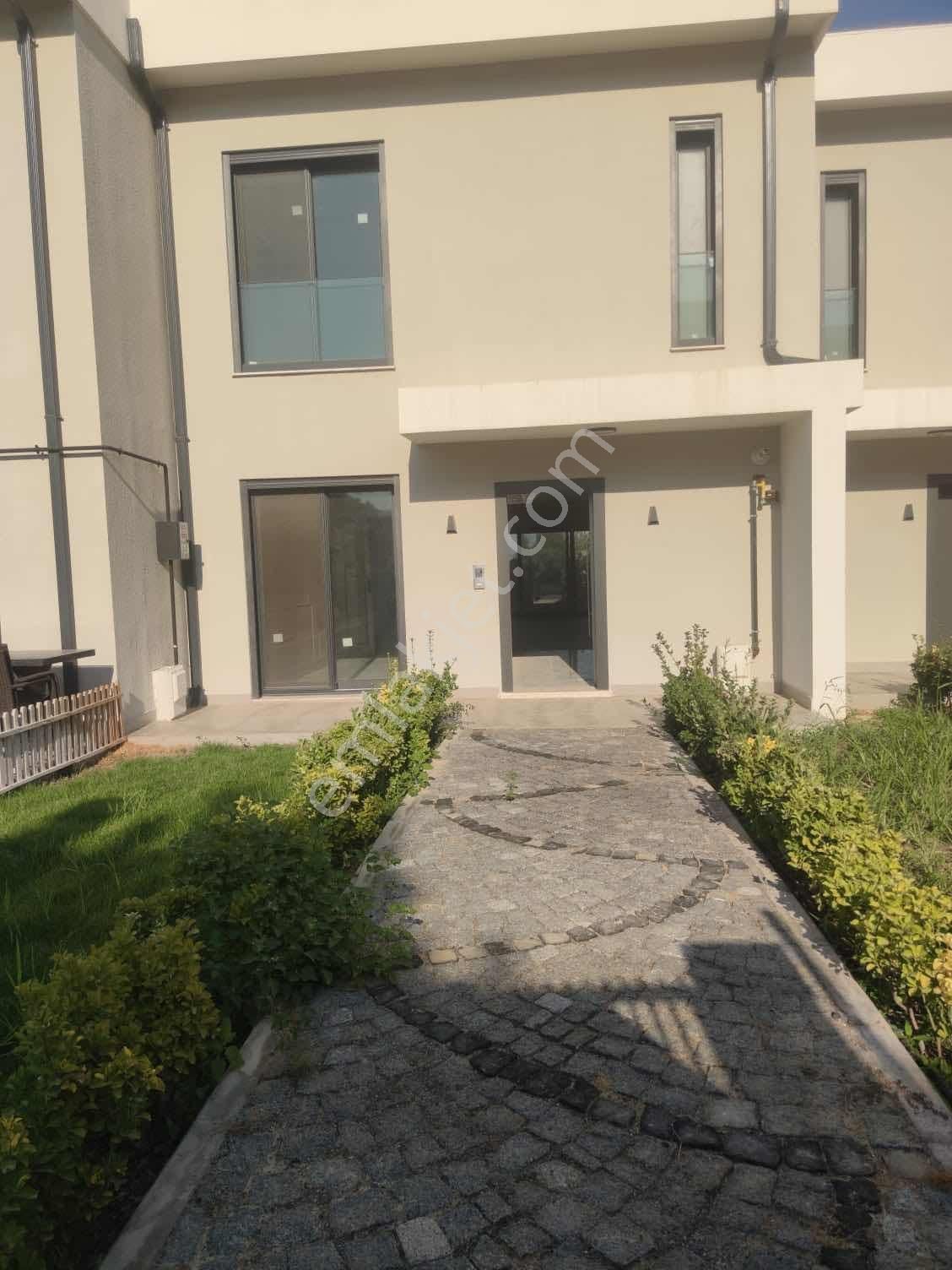 Qzen'den Görecede Bağımsız Bahçeli 262 M2 4+1 Geniş Triblex - Görsel 3