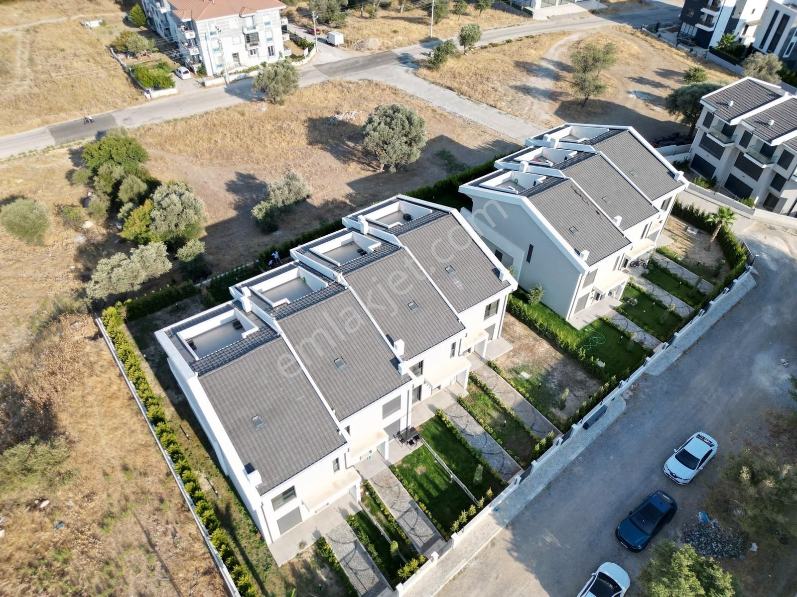 Qzen'den Görecede Bağımsız Bahçeli 262 M2 4+1 Geniş Triblex - Görsel 8