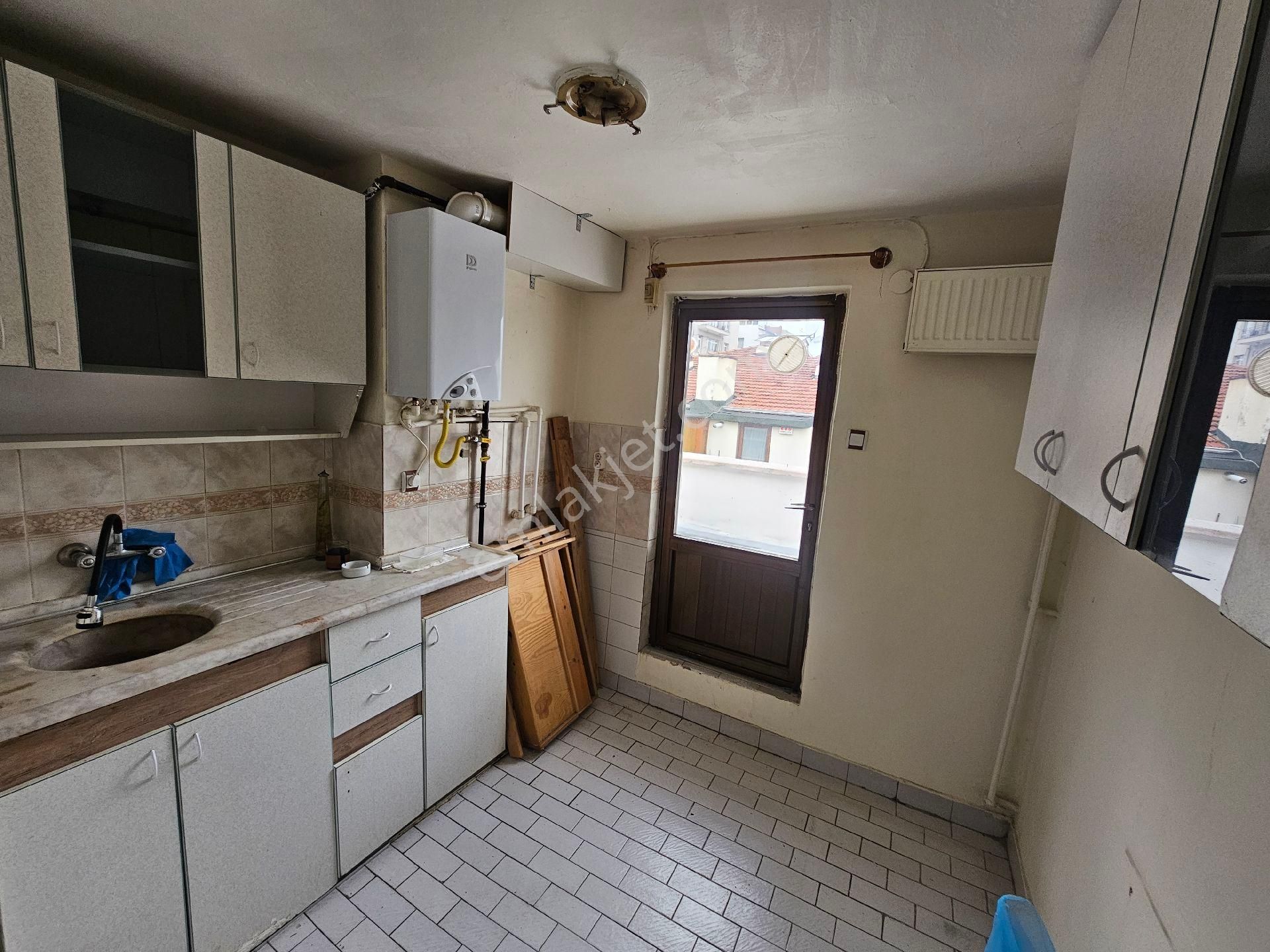 Gaziosmanpaşa Nenehatunda Teraslı Ön Cephe Keyifli 2+1 - Görsel 11