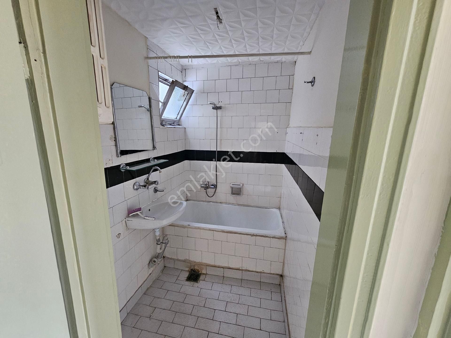 Gaziosmanpaşa Nenehatunda Teraslı Ön Cephe Keyifli 2+1 - Görsel 13