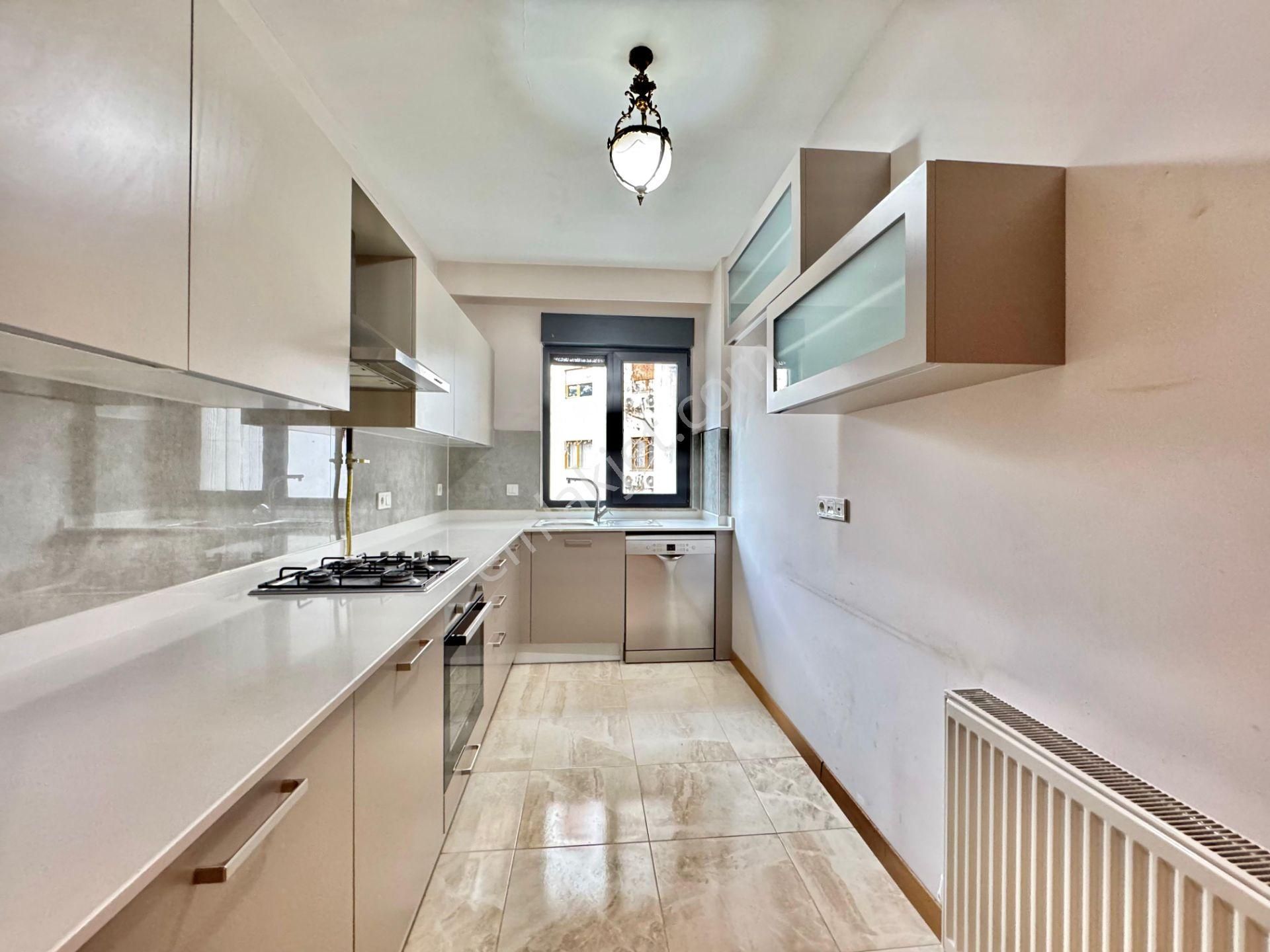 Suadiye De Bağdat Cad. Ve Marmaray'a Yakın Balkonlu 5 Yaşında Boş 3+1 Daire Kadıköy İstanbul - Görsel 6