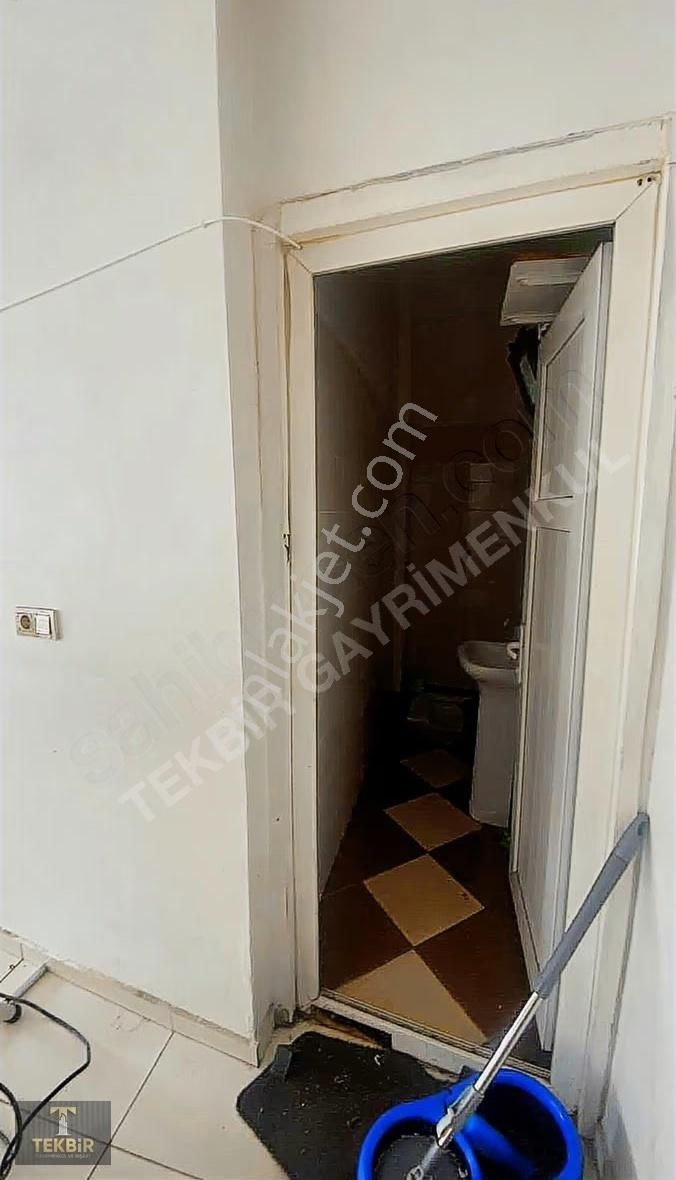 Tekbir Gayrimenkul Den Karaosmanoğlu Caddesi 140 M2 Dükkan