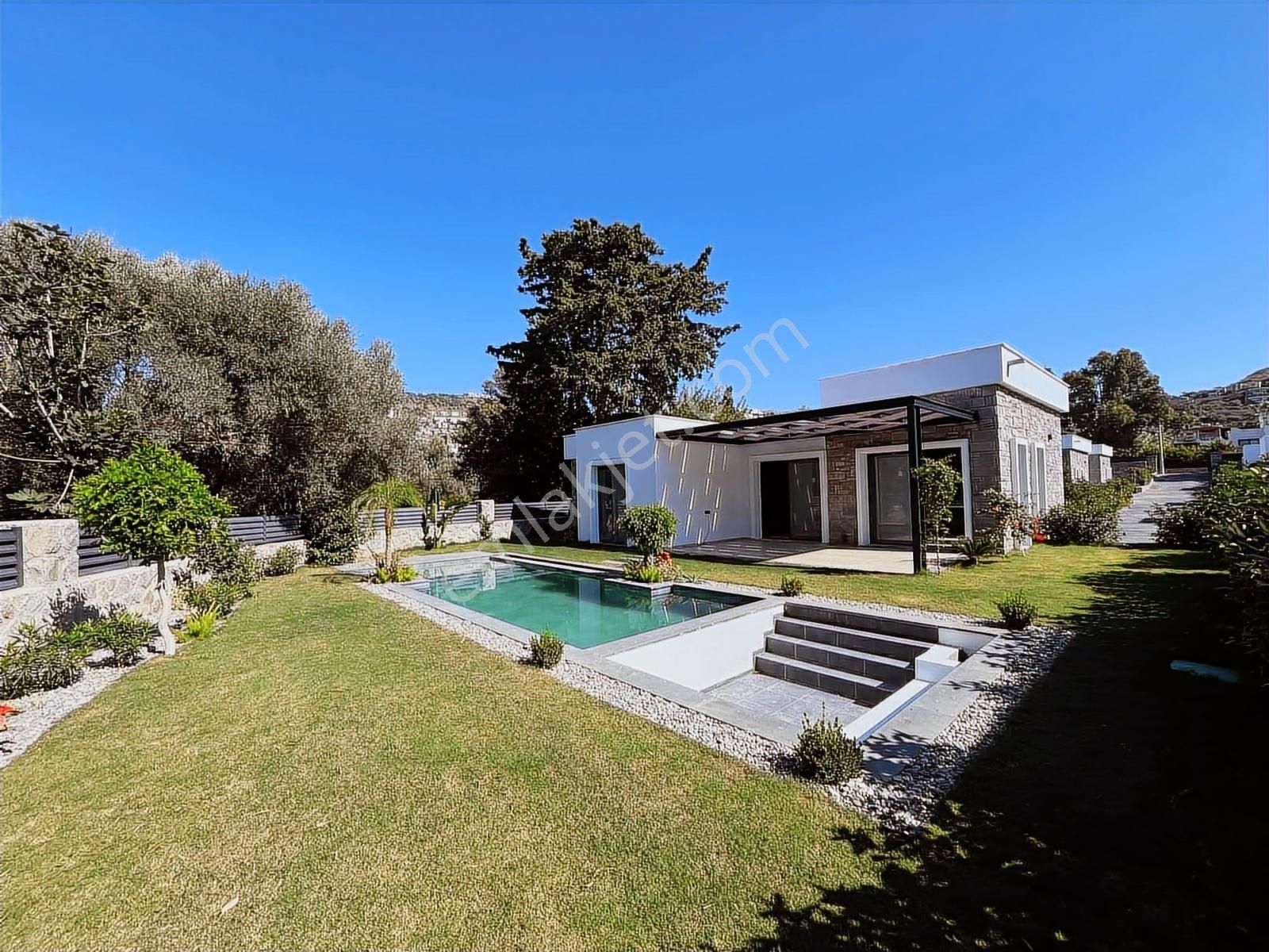 Bodrum Gümüşlükte Satılık Site İçerisinde Tek Katlı 3+1 Villa