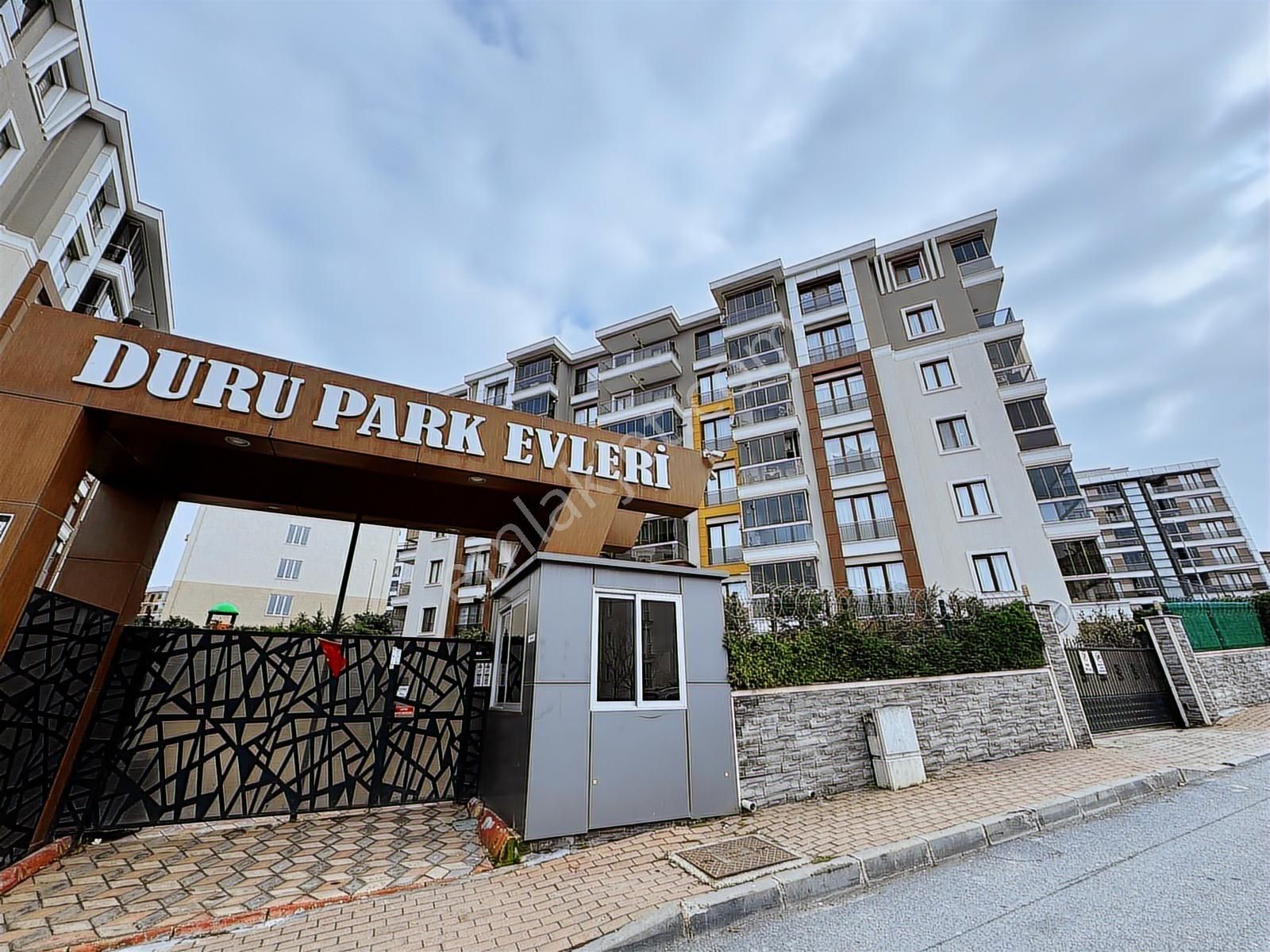 Silivri Yeni Mah. Butik Site İçi Ebeveyn Banyolu Ara Kat 2+1