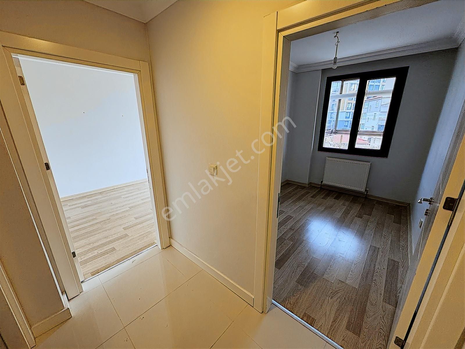 Silivri Yeni Mah. Butik Site İçi Ebeveyn Banyolu Ara Kat 2+1 - Görsel 8