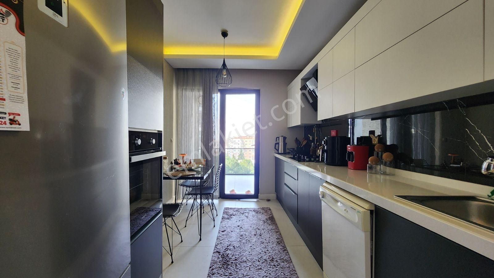 Yükselenpark Özlem 2'de Arakat 3+1 Şerefiyesi Güzel Daire - Görsel 35