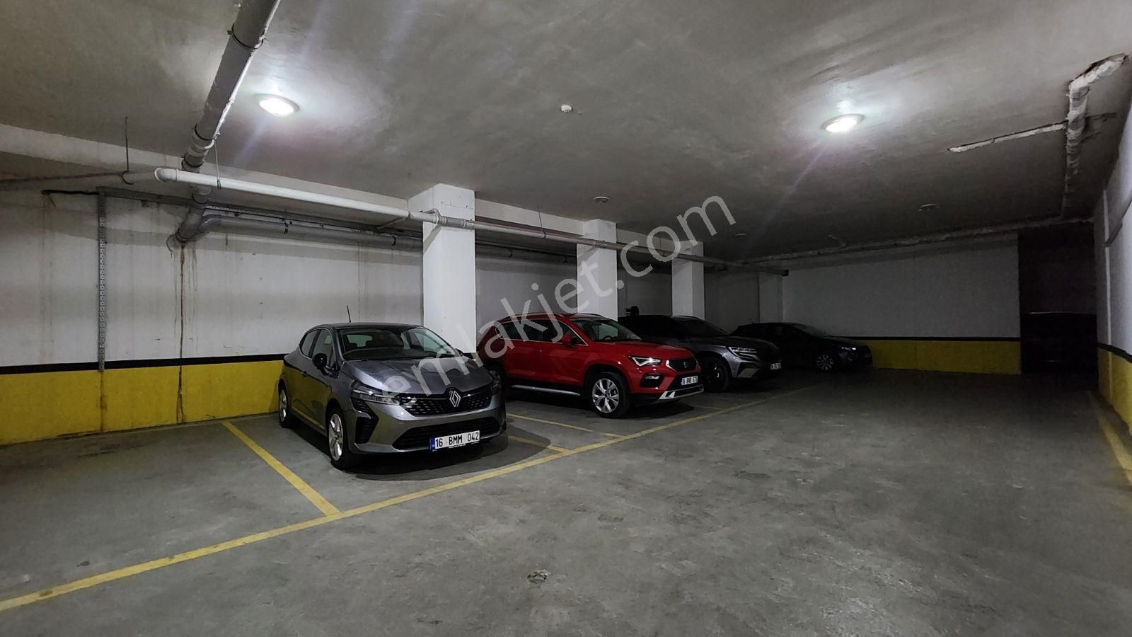 Yükselenpark Özlem 2'de Arakat 3+1 Şerefiyesi Güzel Daire - Görsel 3