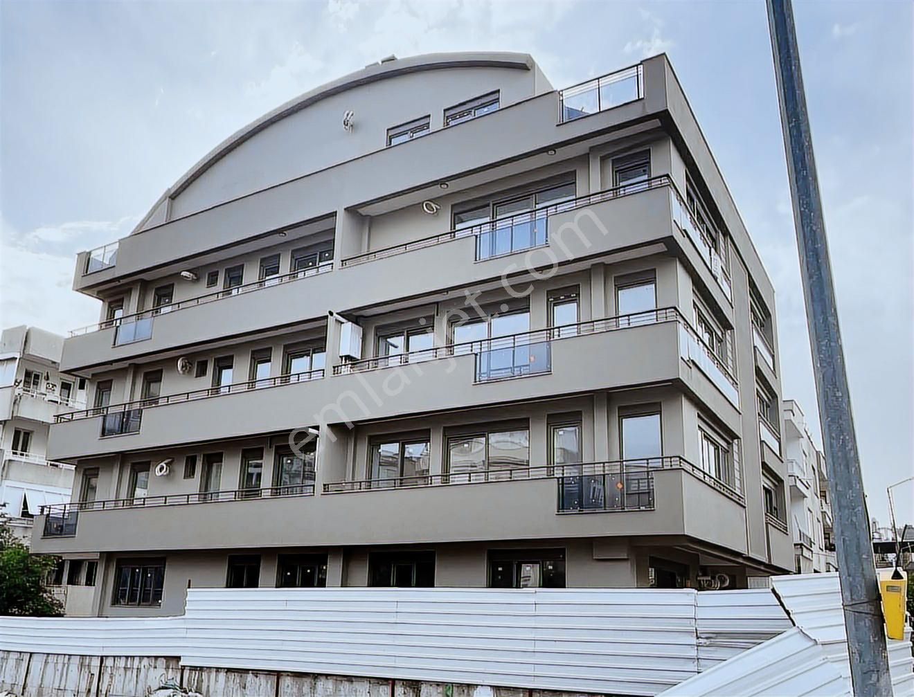 Işıklara Yürüme Mesafesinde Ara Kat Güney Cephe Sıfır 2+1 Daire