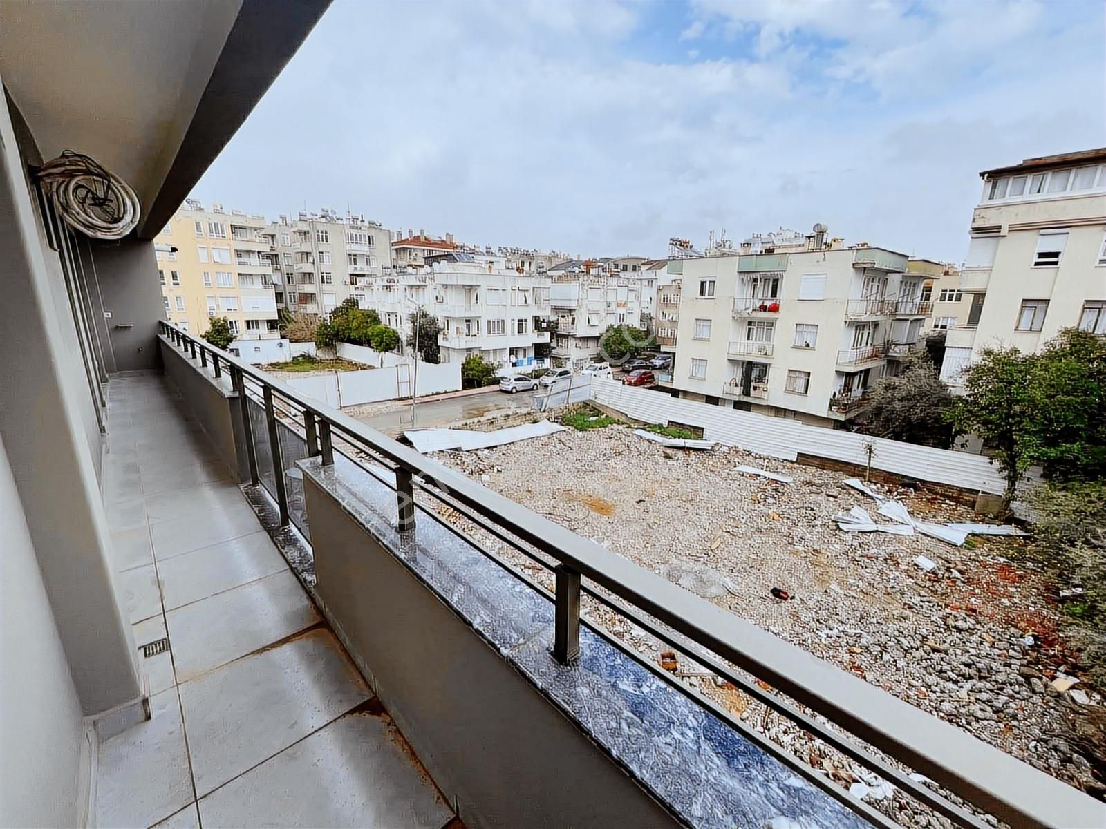 Işıklara Yürüme Mesafesinde Ara Kat Güney Cephe Sıfır 2+1 Daire - Görsel 17