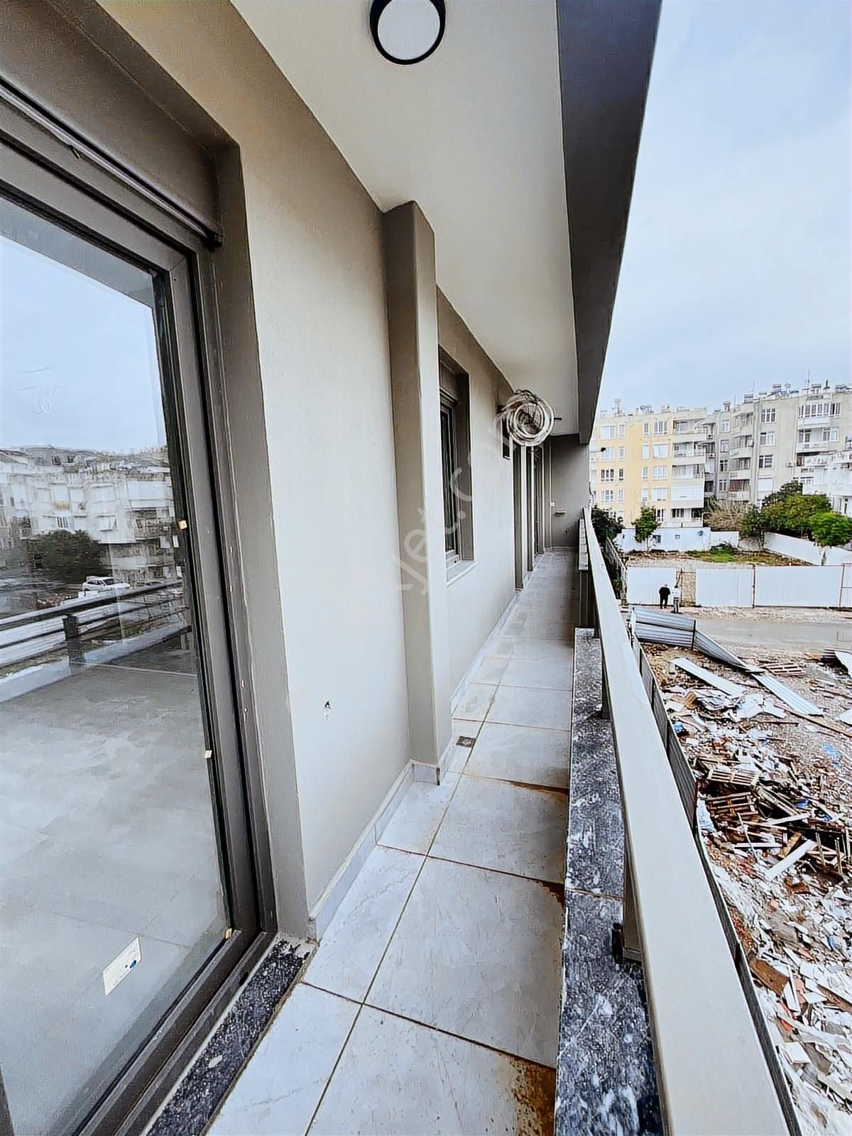 Işıklara Yürüme Mesafesinde Ara Kat Güney Cephe Sıfır 2+1 Daire - Görsel 14