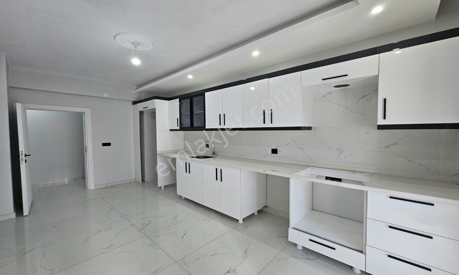 İstasyon Mah Havuzlu Sitede Satılık 3+1 Sıfır - Görsel 15