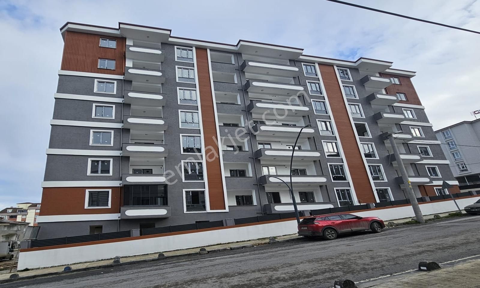 İstasyon Mah Havuzlu Sitede Satılık 3+1 Sıfır