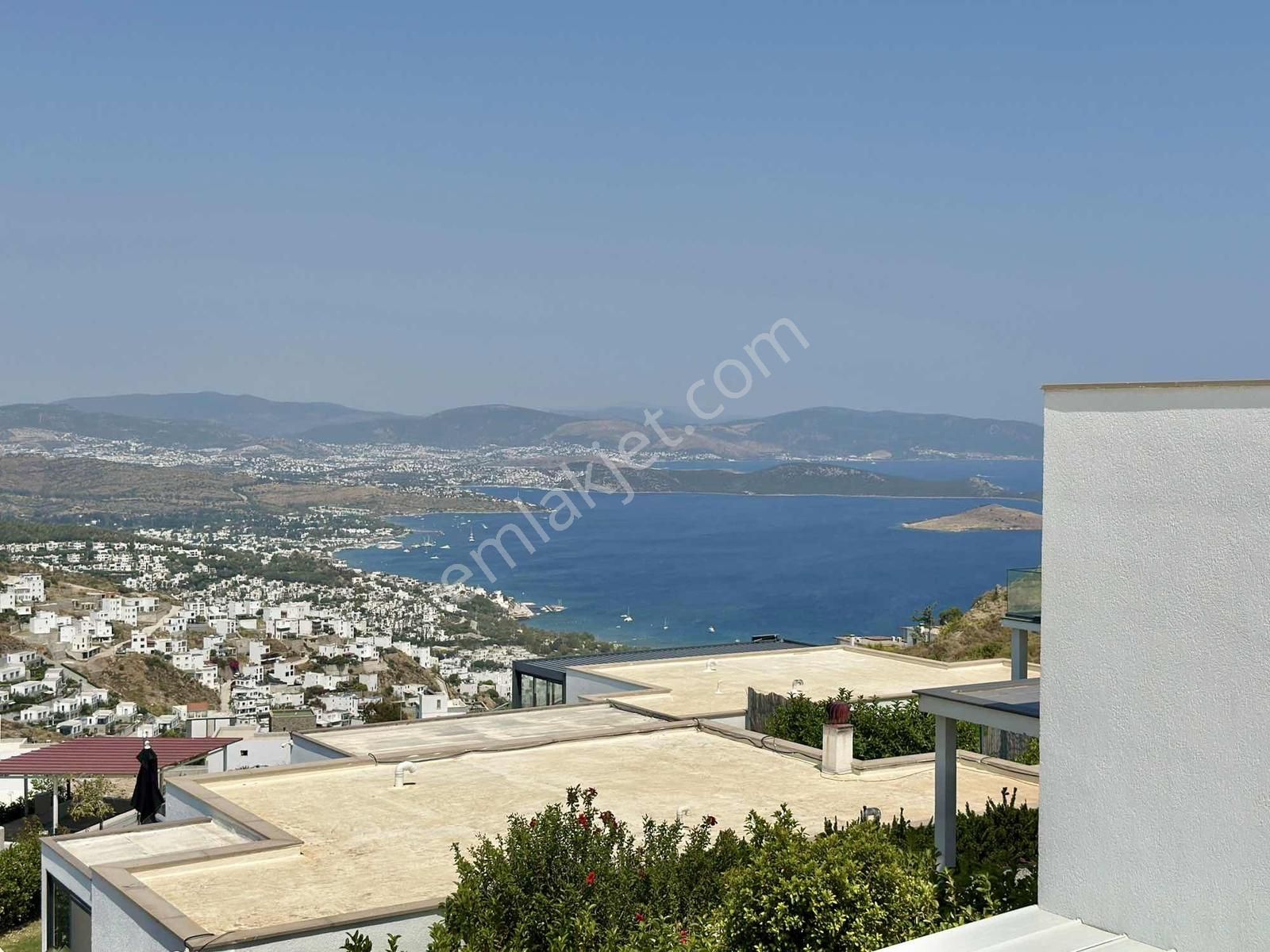 Bodrum Bağla'da Deniz Ve Doğa Manzaralı 4+1 Müstakil Villa