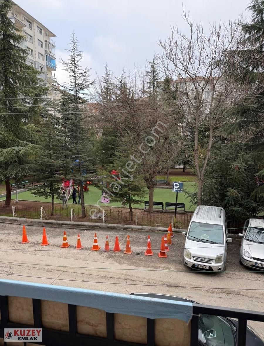 Kuzey Emlak'tan Demetgül'de Adliyeye Yakın 1. Kat Ön Cephe Daire - Görsel 12