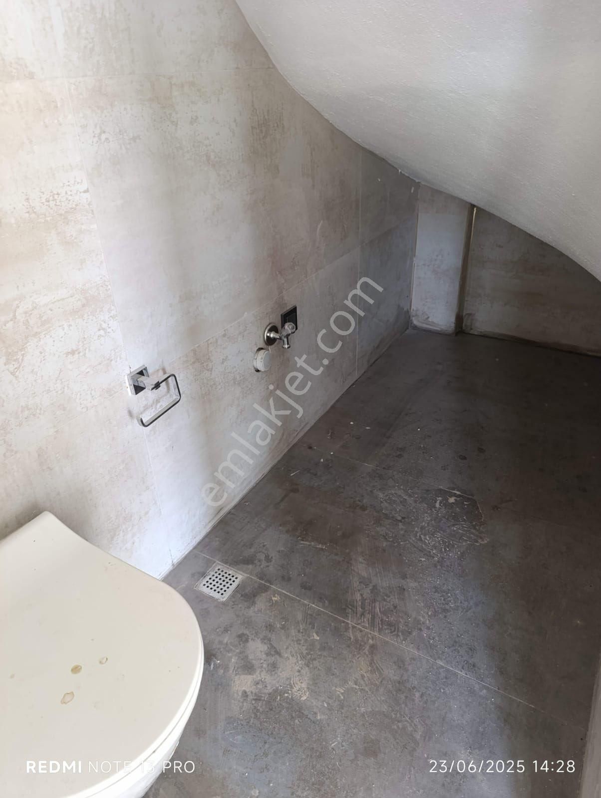 Efeler’de 3+1 Site İçerisinde, Havuzlu İskanı Alınmış Villa - Görsel 8