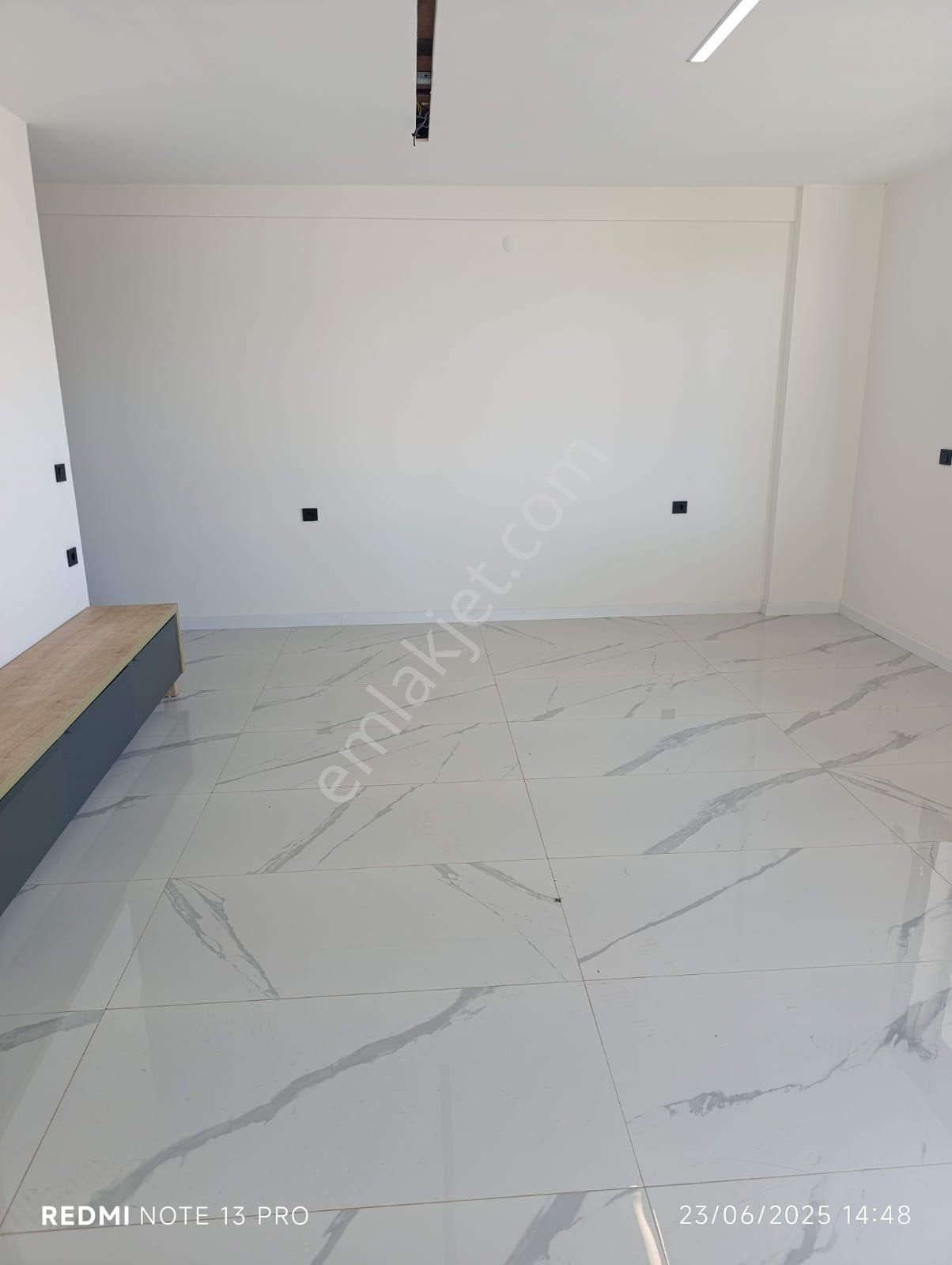 Efeler’de 3+1 Site İçerisinde, Havuzlu İskanı Alınmış Villa - Görsel 12